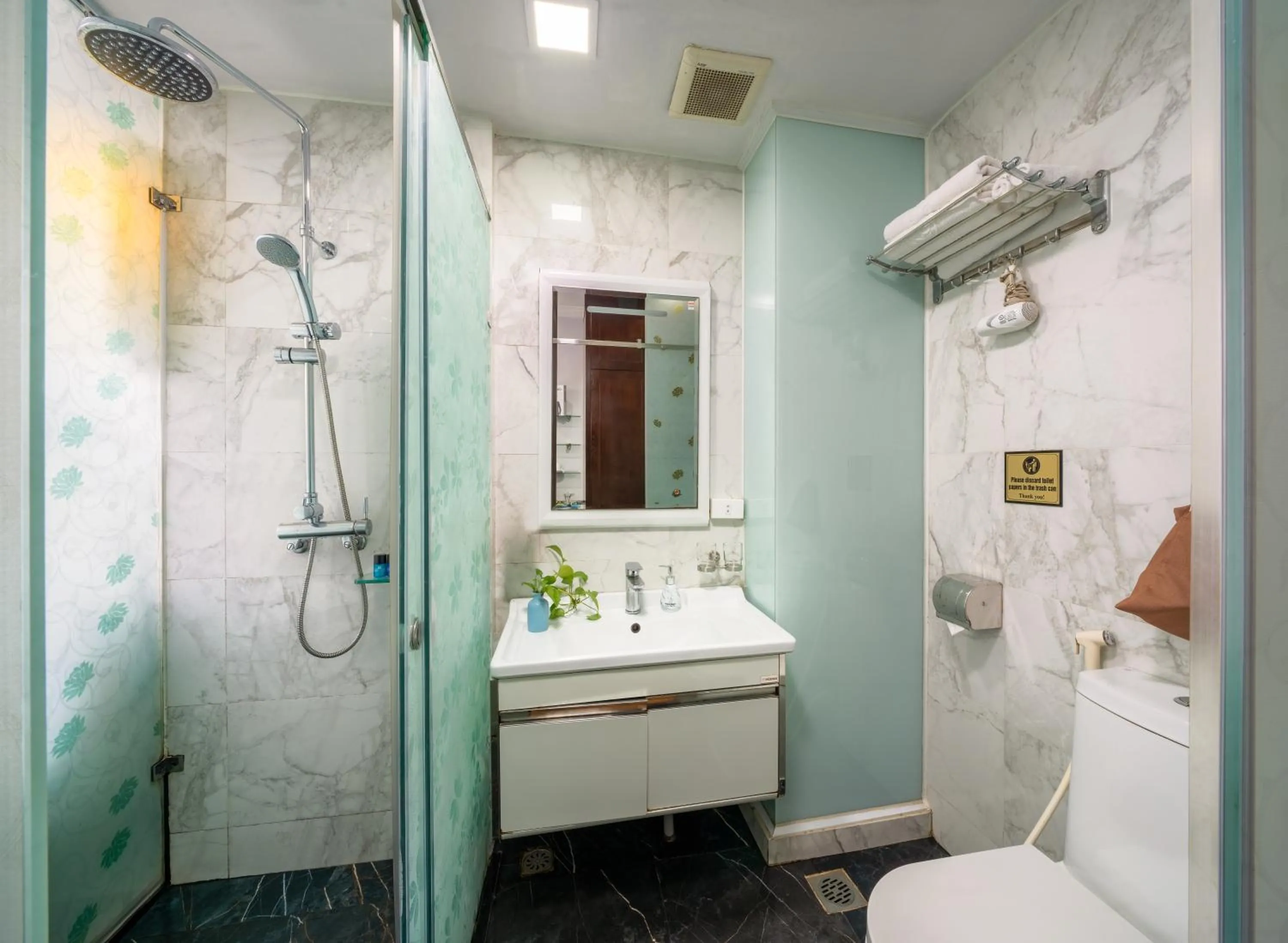 Toilet in Bella Rosa Suite Hotel & Spa