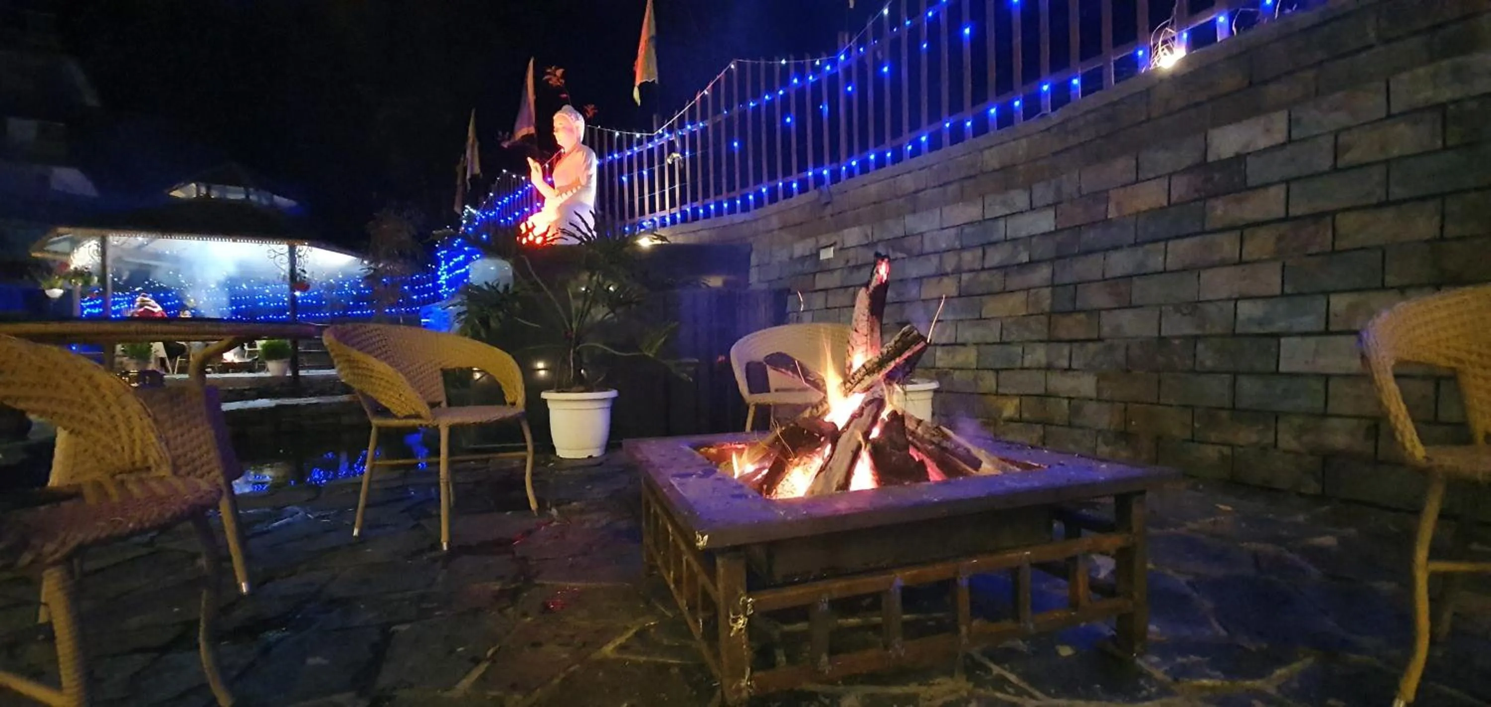 Nightclub / DJ in Quartz Himalayan Brothers