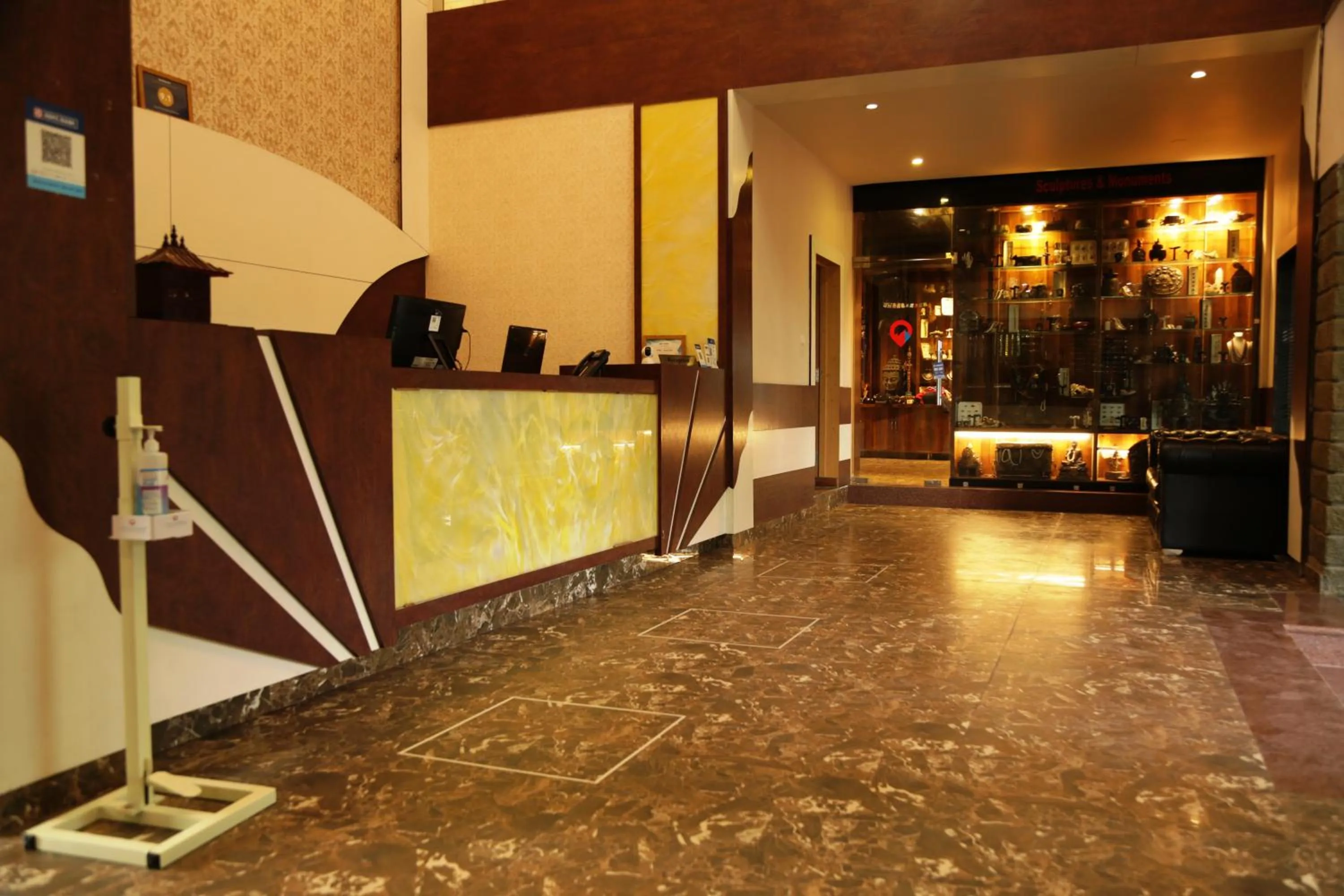 Lobby or reception in Quartz Himalayan Brothers