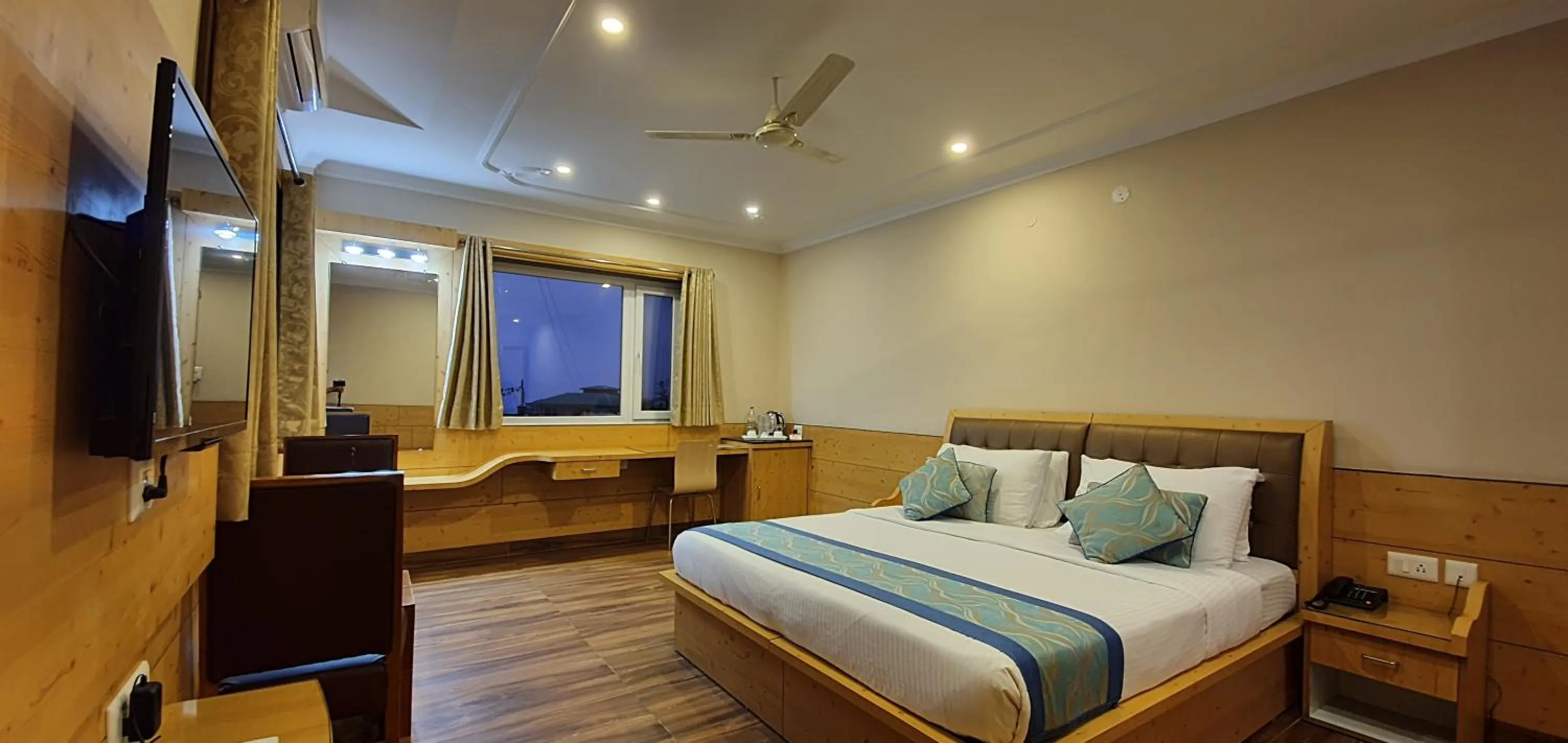 Bed in Quartz Himalayan Brothers