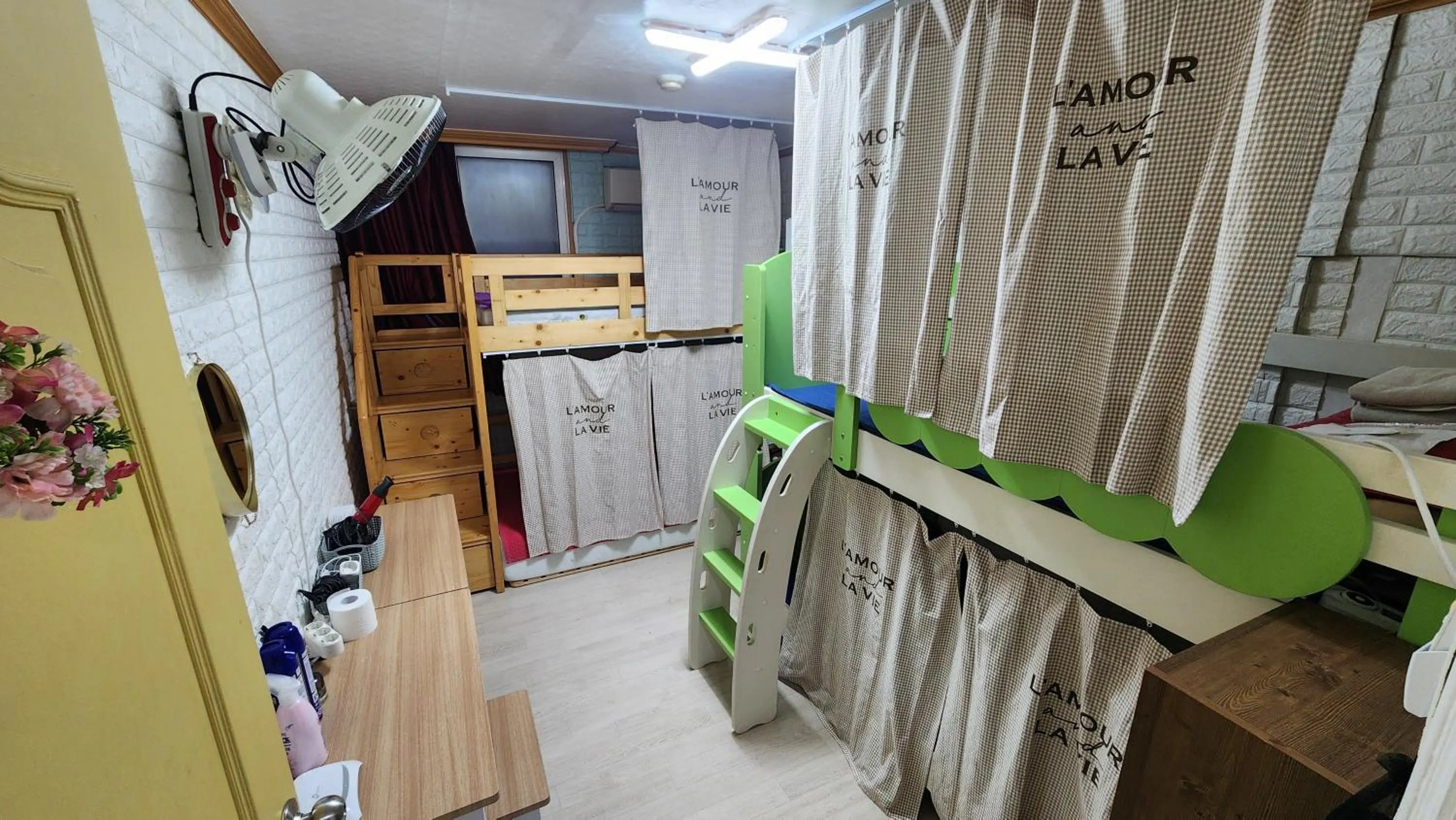 Bed in Daejeon Guesthouse Sky Garden