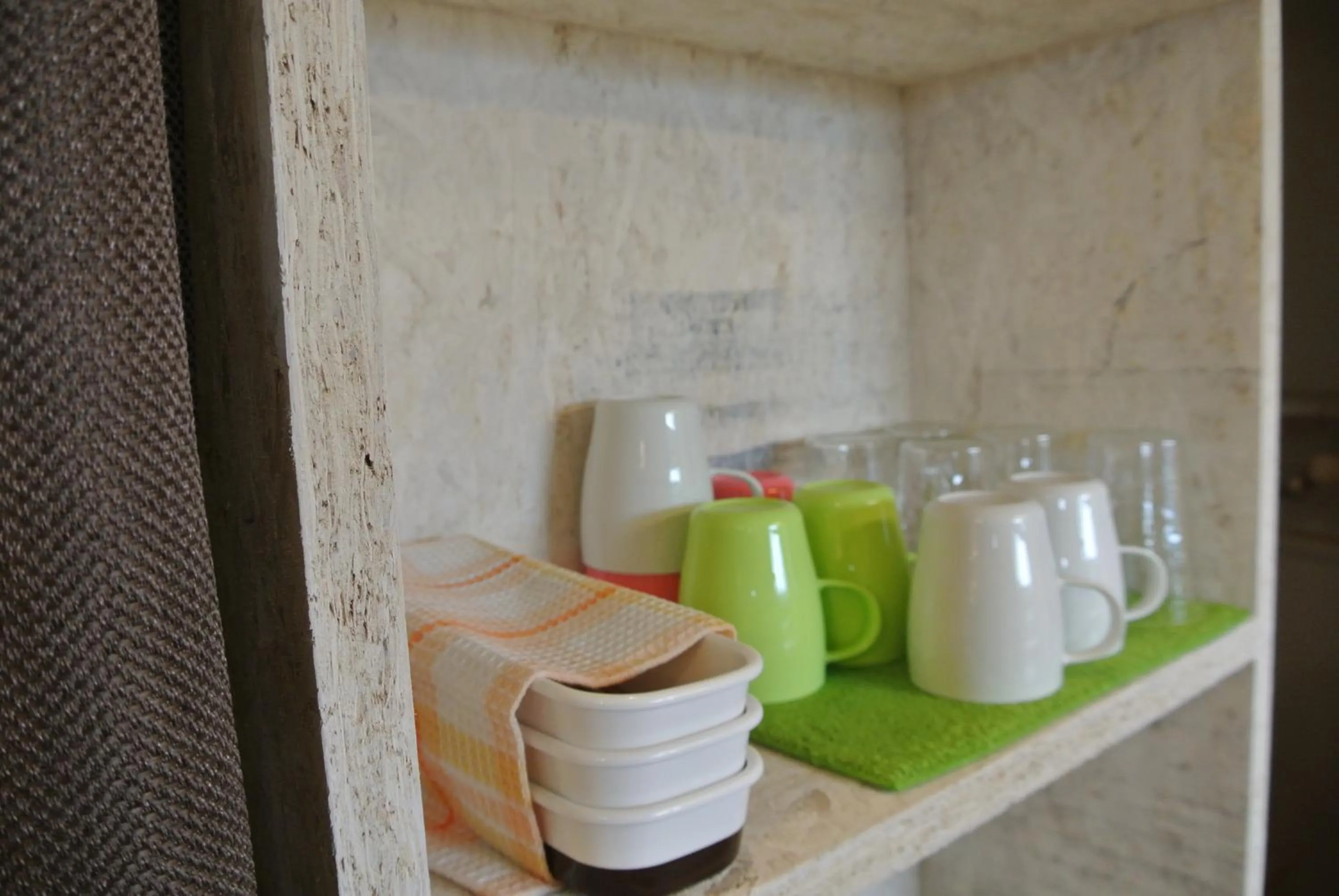 Communal kitchen in Backpackers Hotel NOOSA JAPAN in Takatsuki Tonda