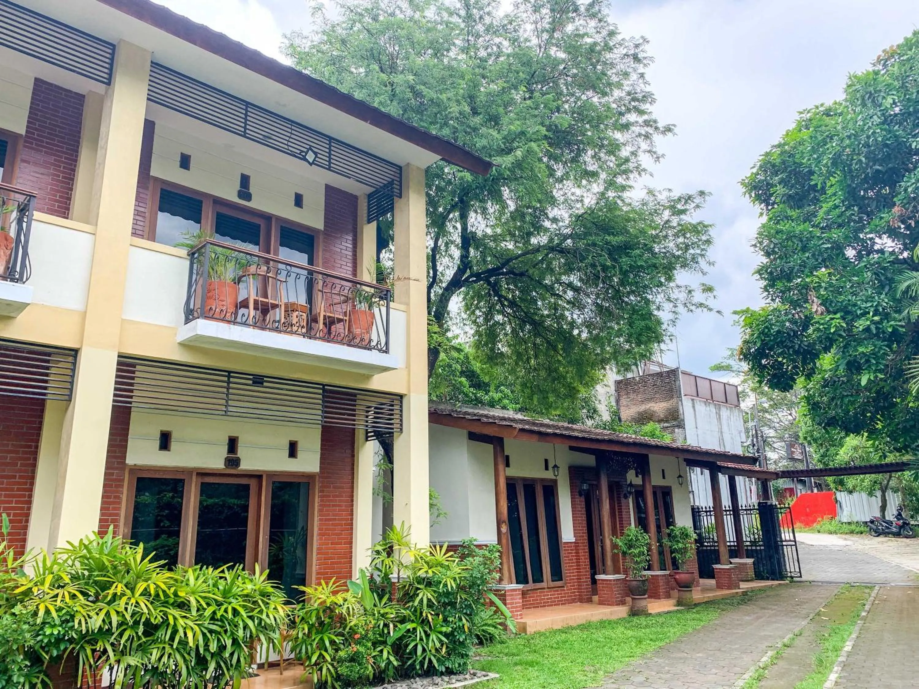 Property building in Urbanview Sasono Putro Condoongcatur by RedDoorz