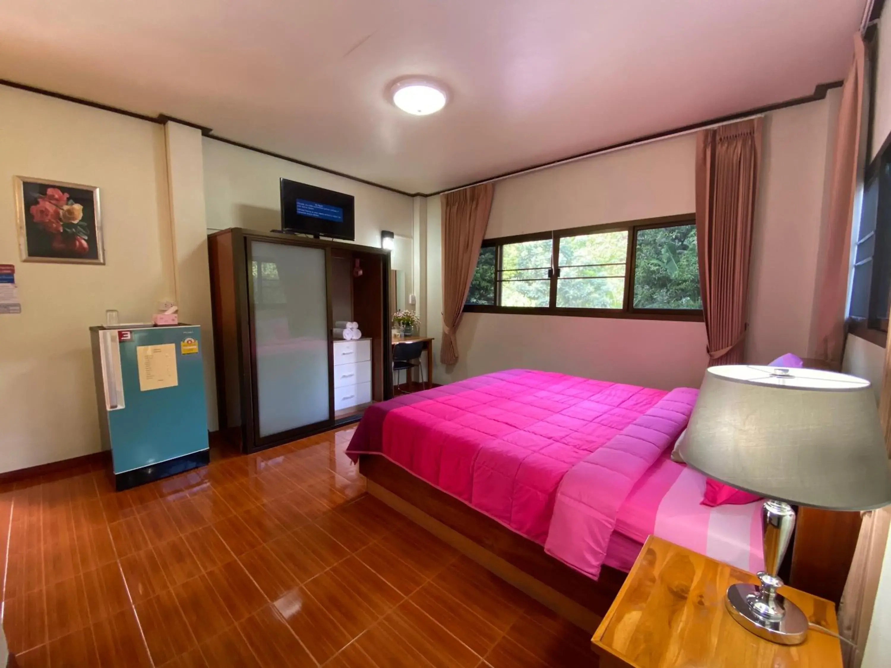 Double or Twin Room with Balcony and Mountain View in Yayee Homestay Double or Twin Room with Balcony and Mountain View in Yayee Homestay