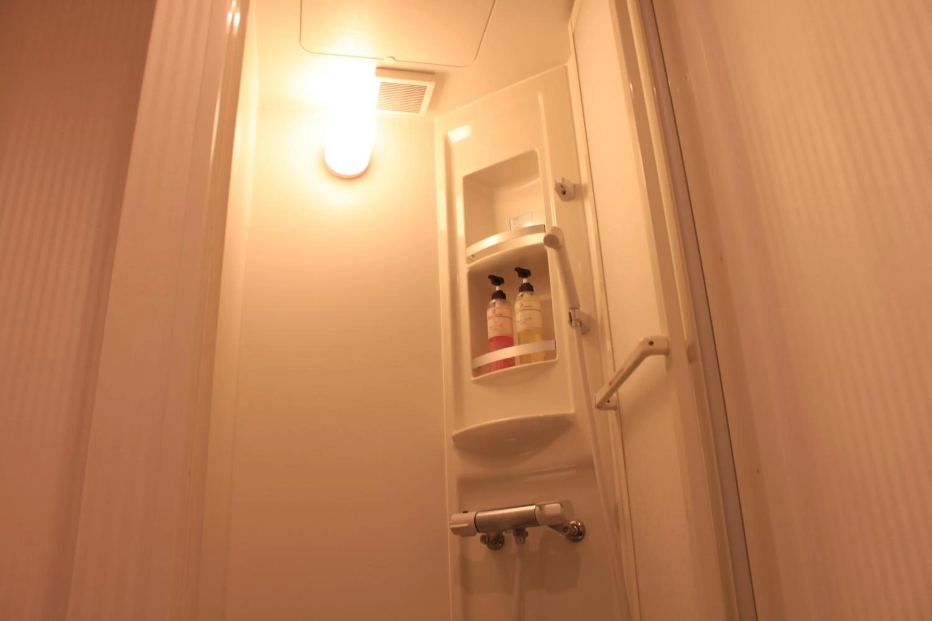 T and K Hostel Kobe Sannomiya East