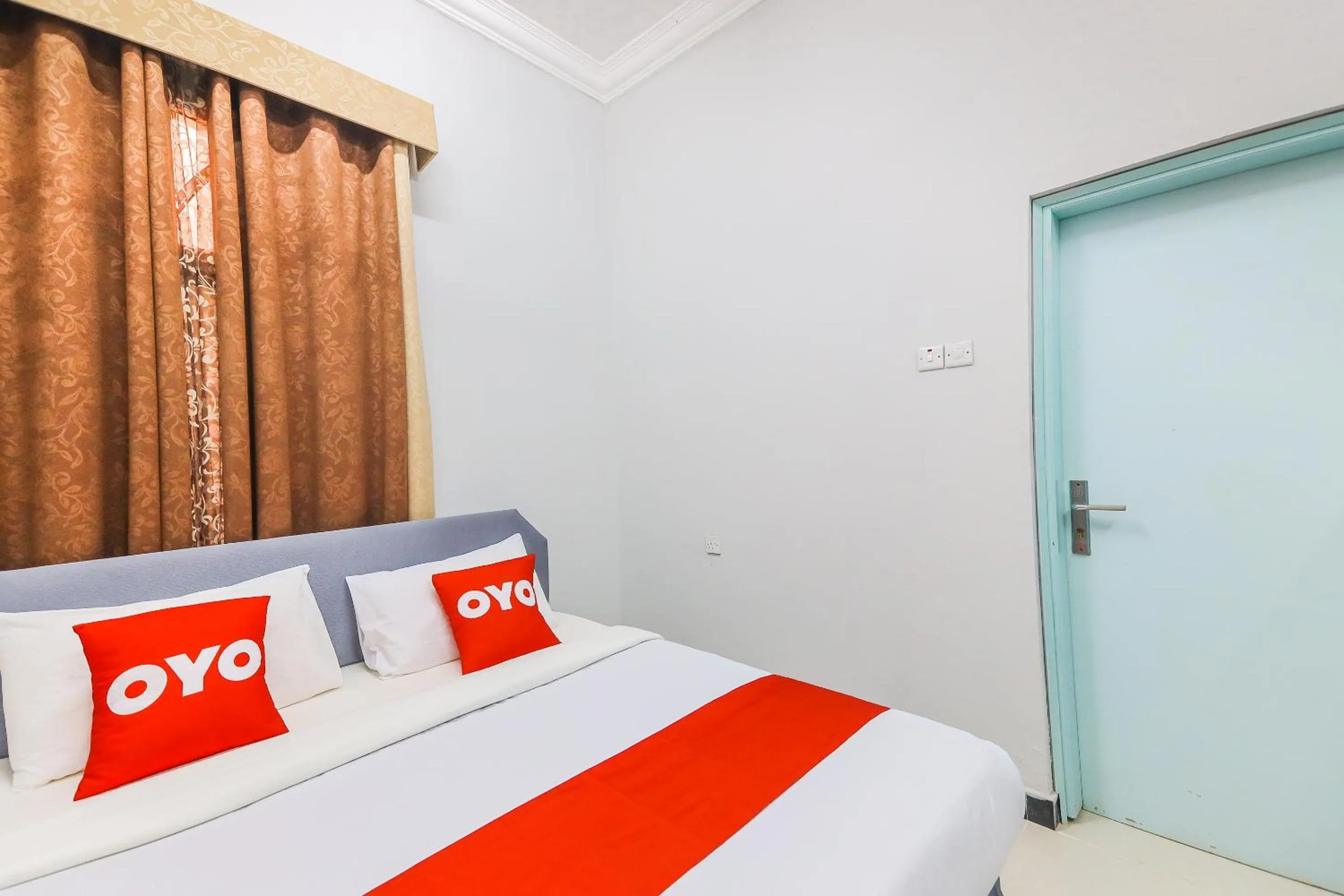Photo of the whole room, Bed in Super OYO 110 Ras Al Hadd Guest House