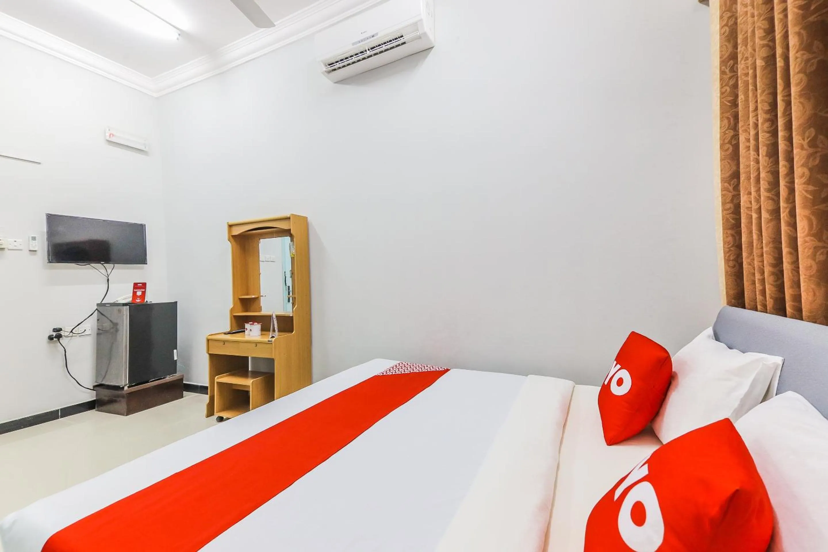 Bedroom, Bed in Super OYO 110 Ras Al Hadd Guest House