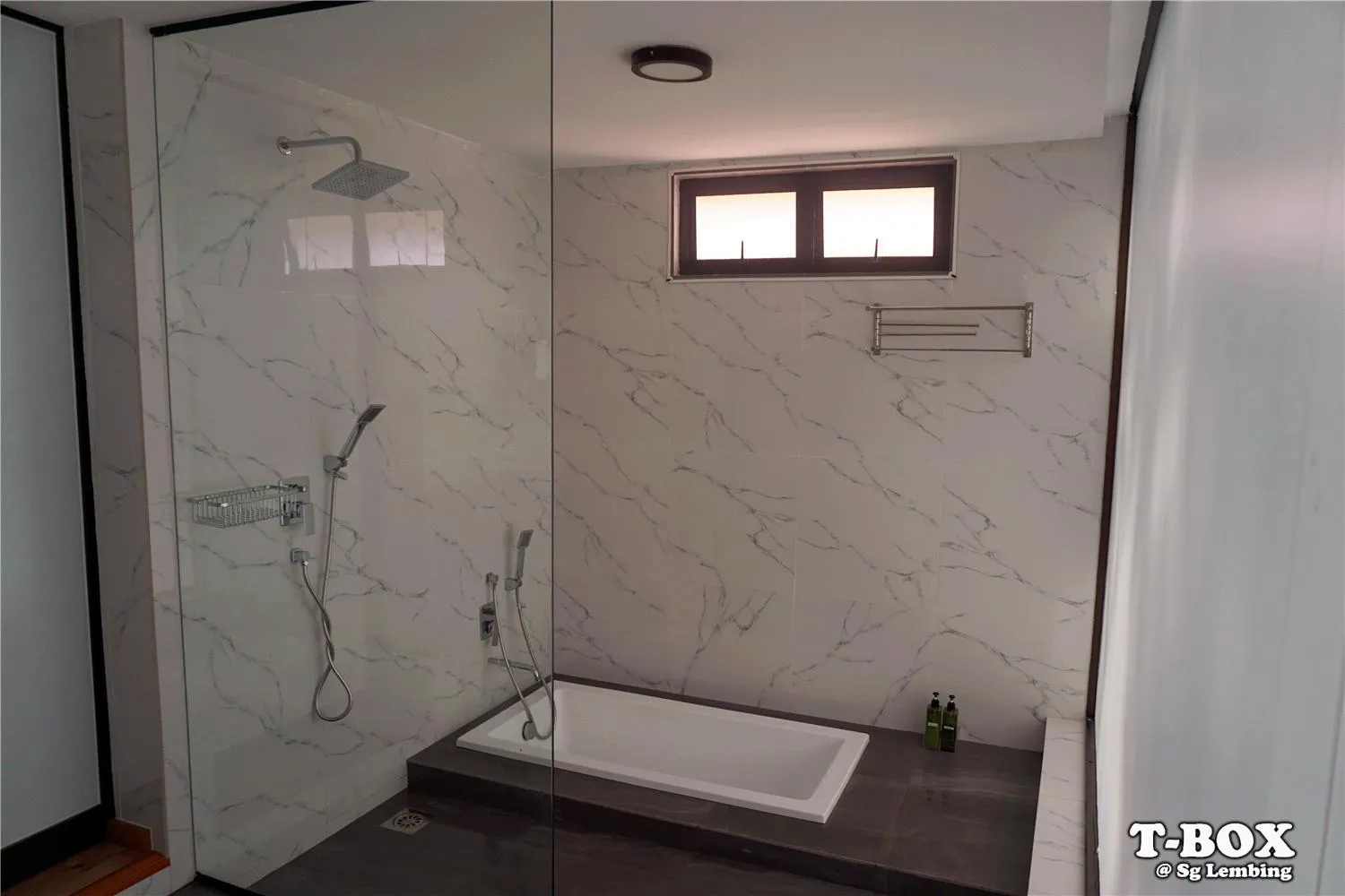 Bathroom in T-Box Sungai Lembing