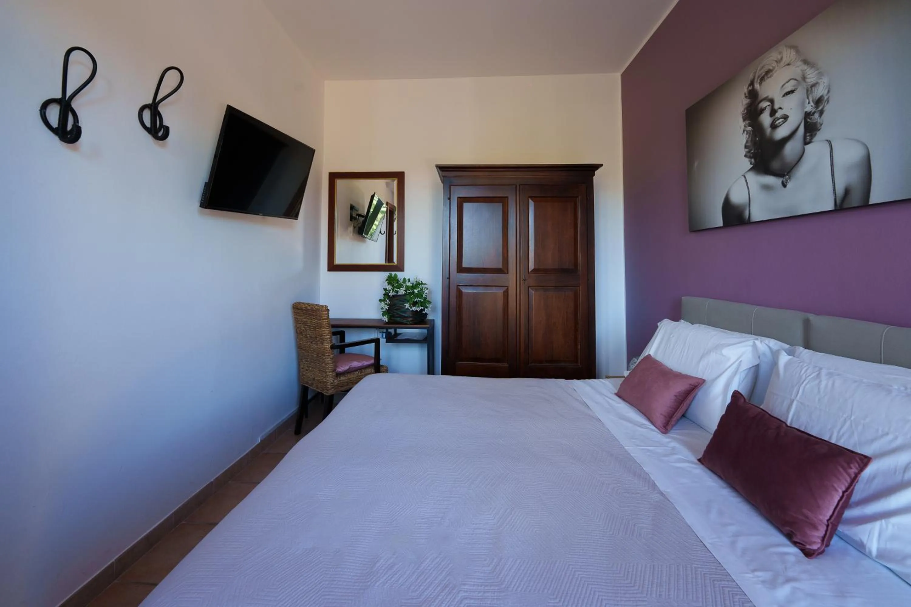 Bed in La Dolce Vita