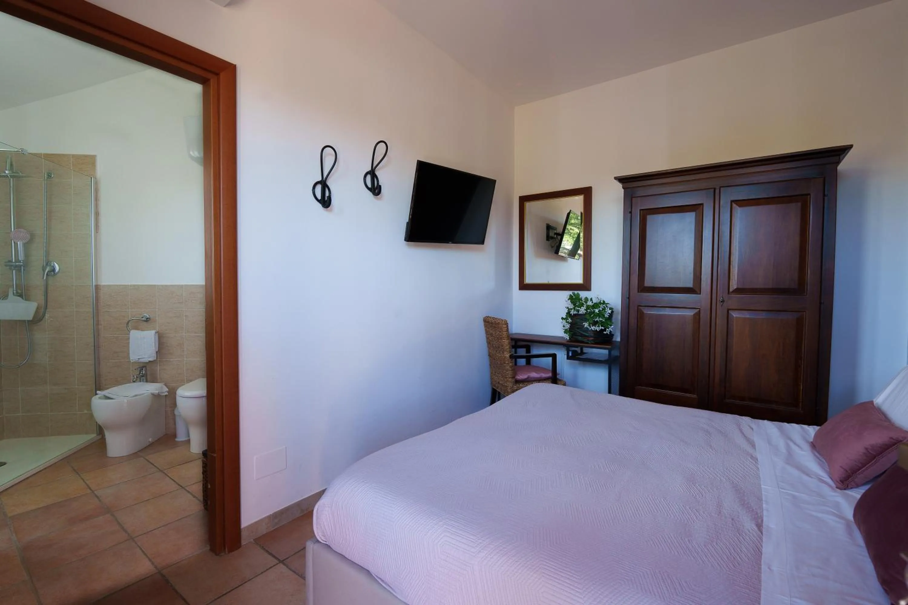 Bed in La Dolce Vita