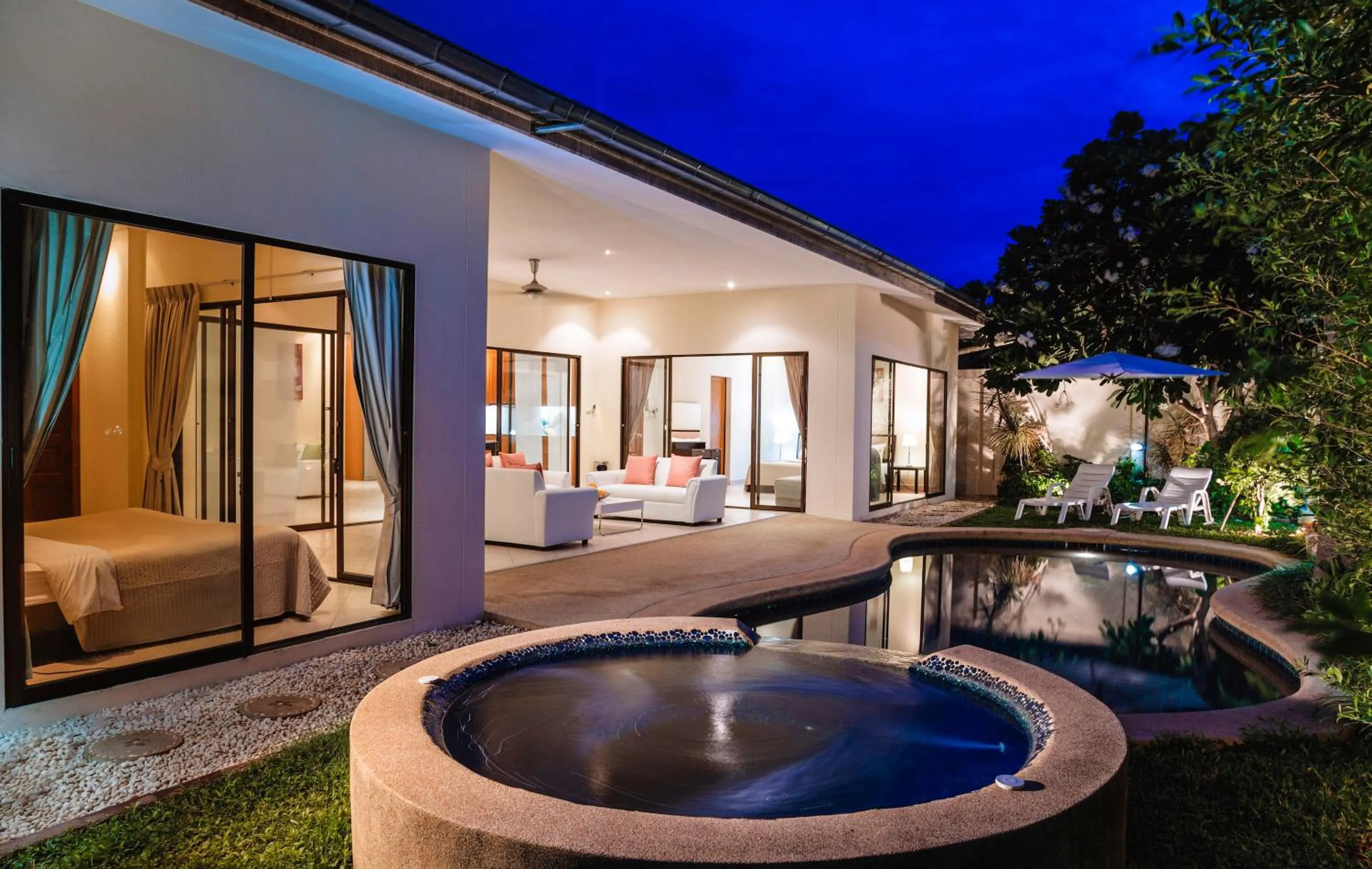 Swimming pool in Magic Villas Pattaya