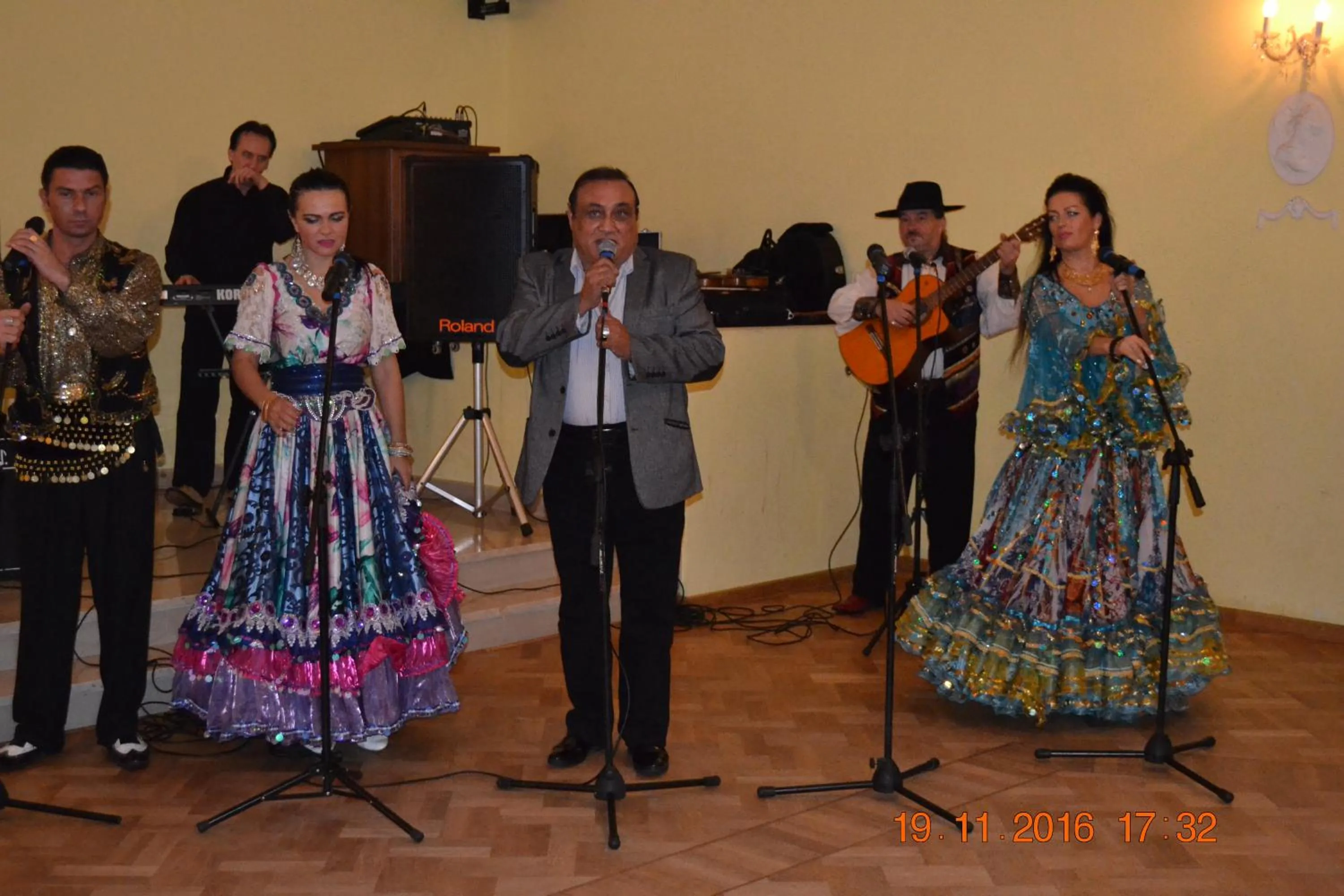 group of guests in Hotelik Karter