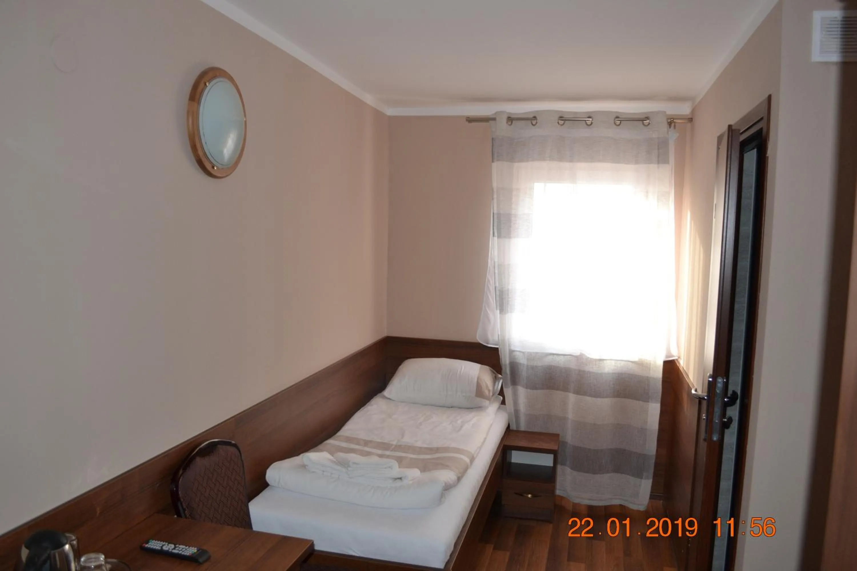 Photo of the whole room in Hotelik Karter