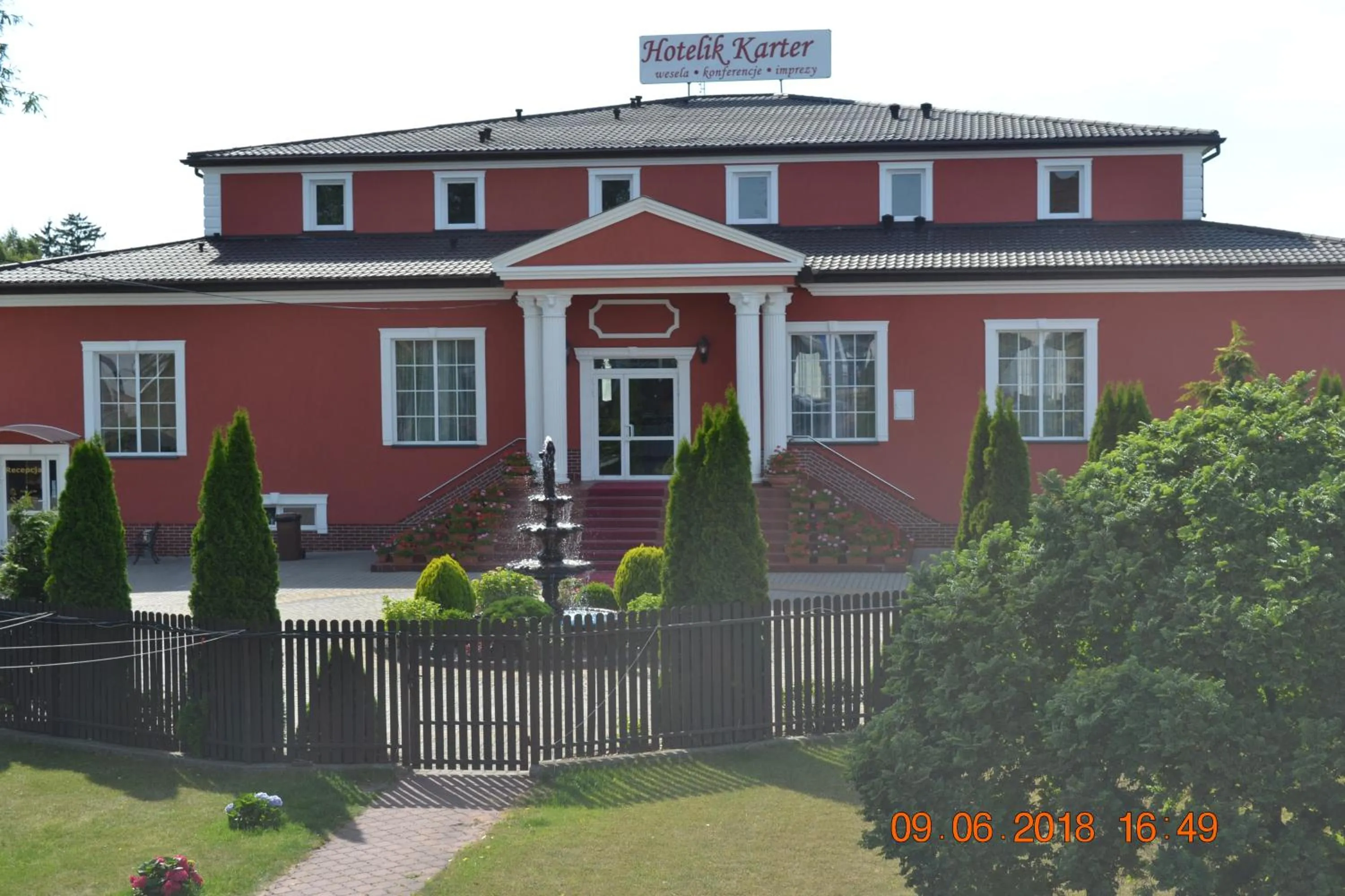 Facade/entrance in Hotelik Karter