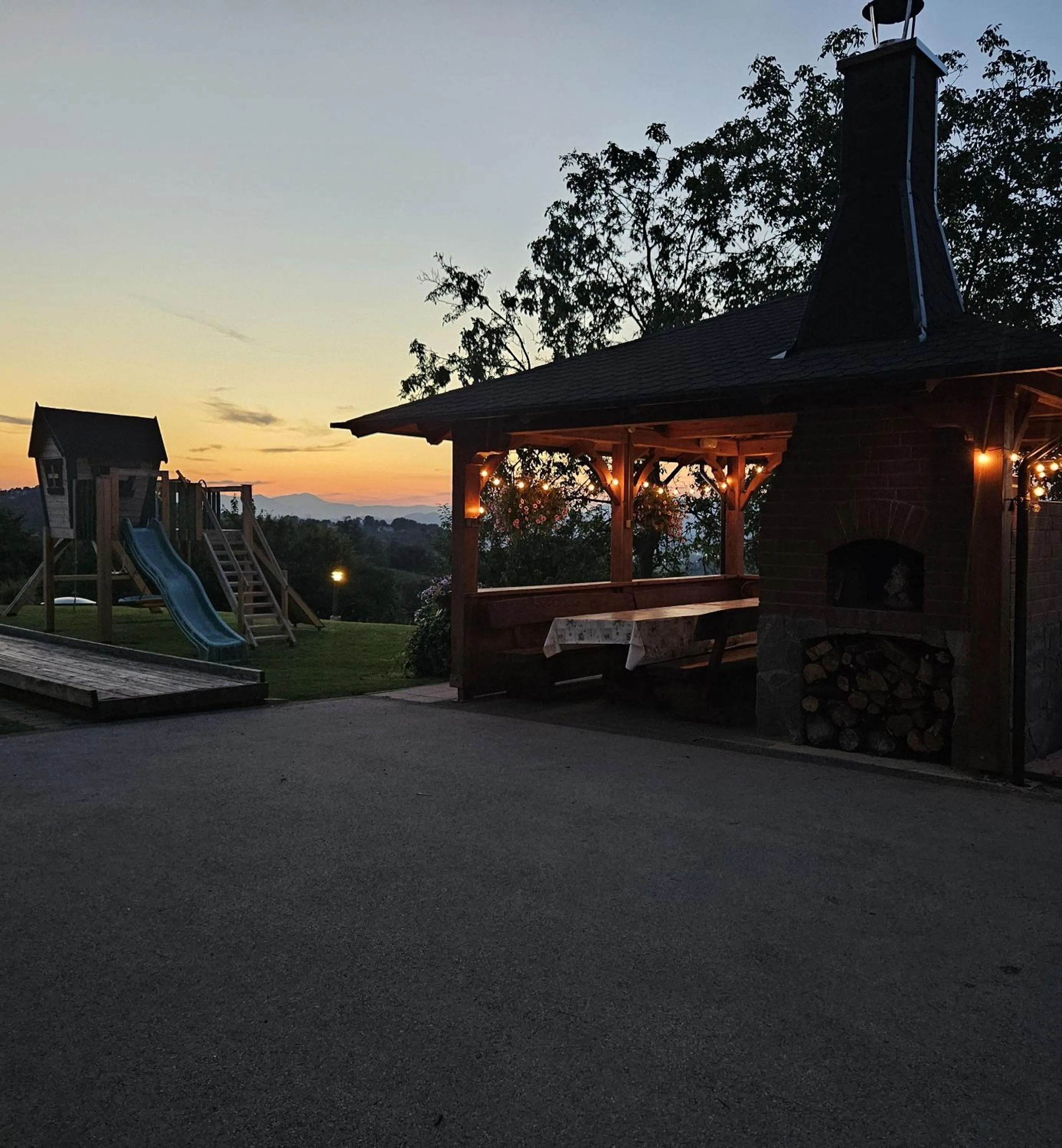 Evening entertainment in Adventure Farm