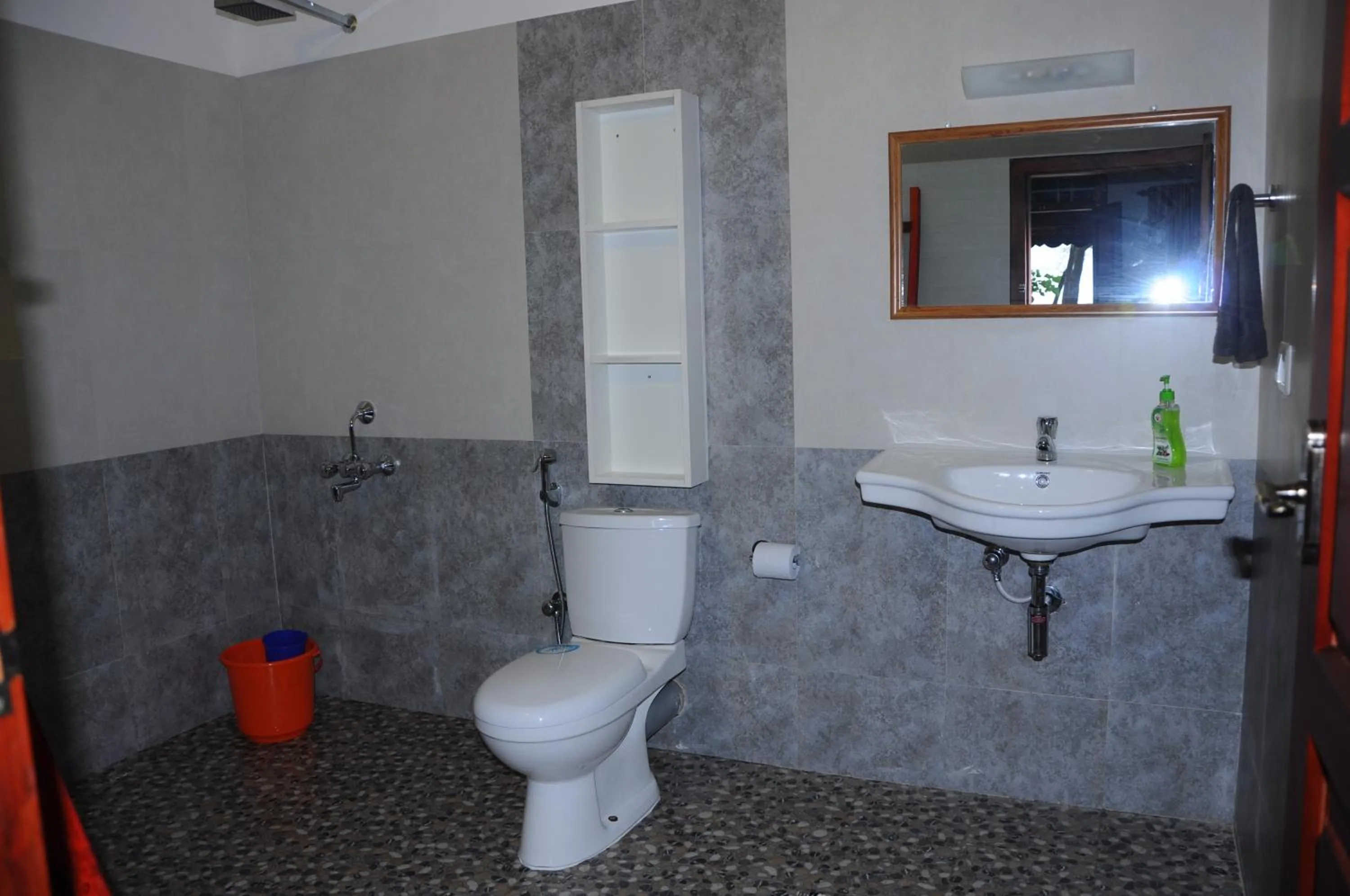 Toilet in Alleppey Beach Garden