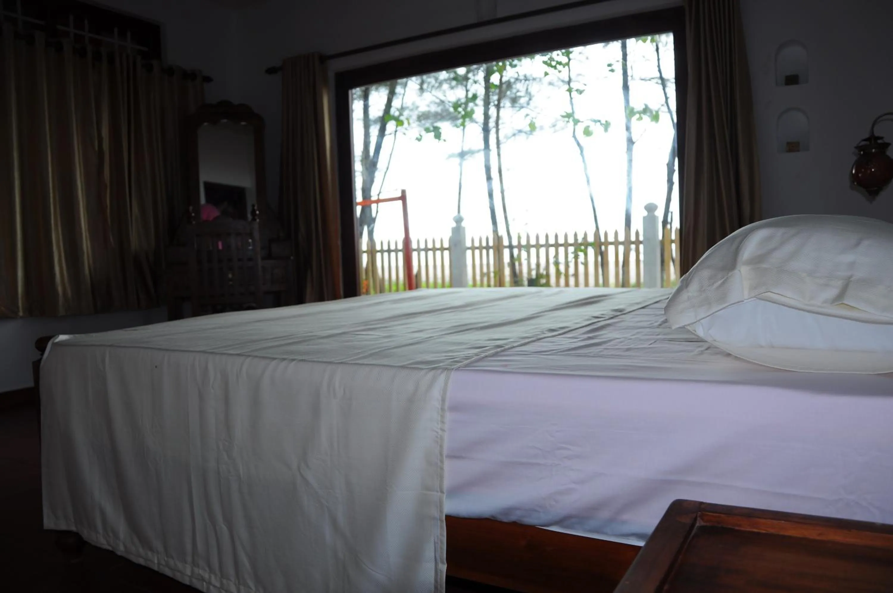 Photo of the whole room, Bed in Alleppey Beach Garden