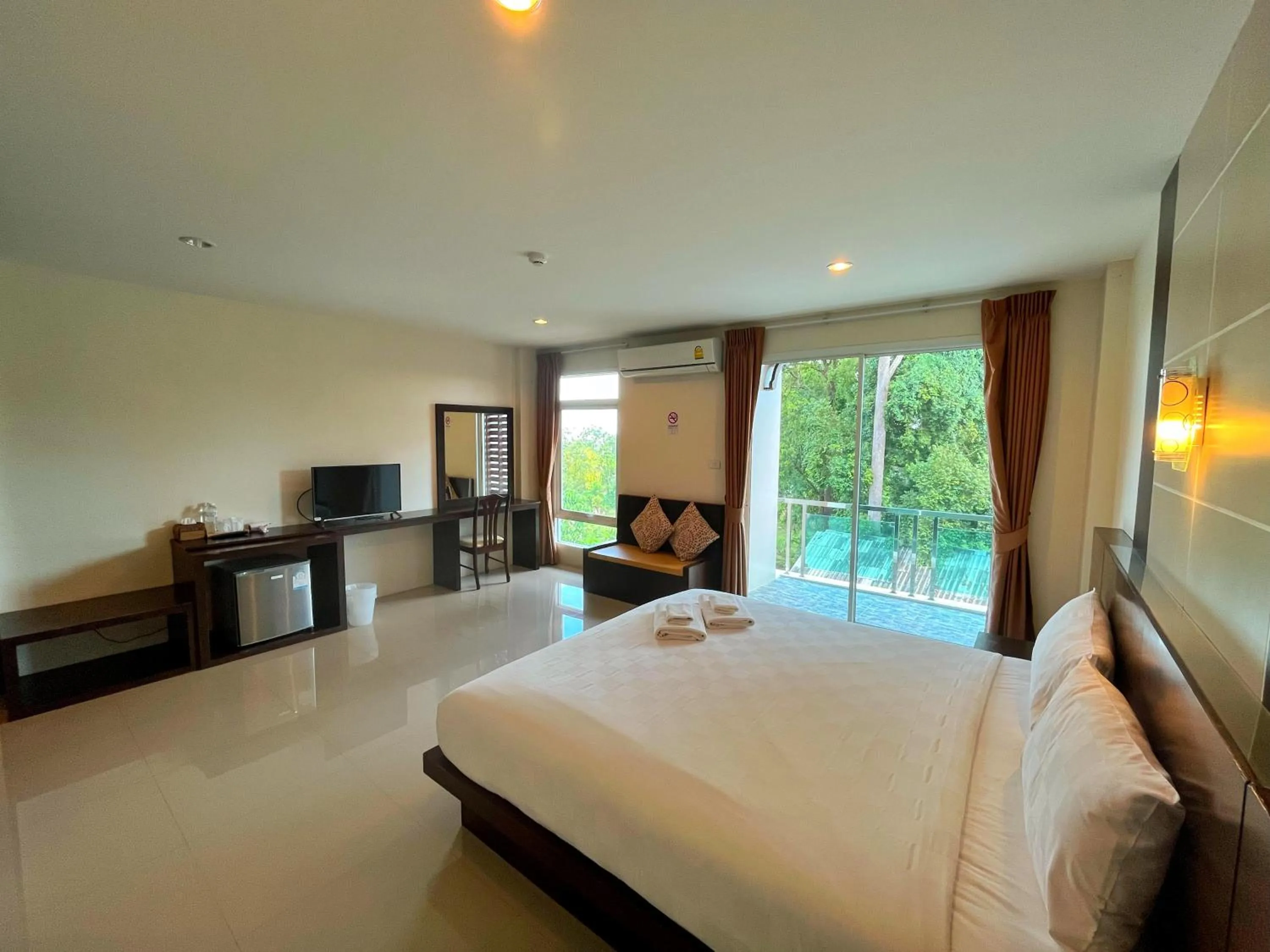 Bed in Peak Boutique City Hotel Krabi