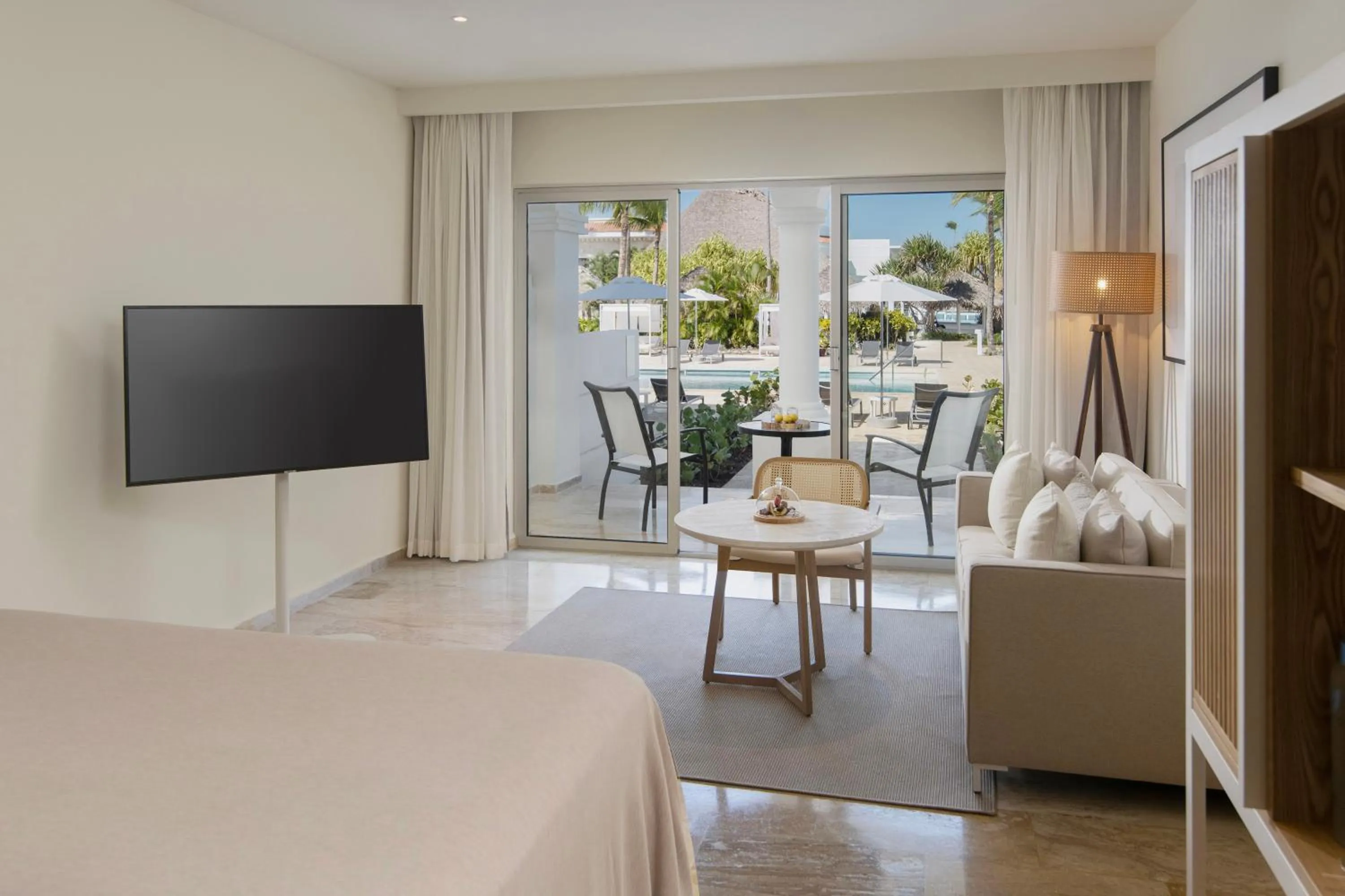 TV and multimedia, Bed in Paradisus Palma Real Golf & Spa Resort All Inclusive