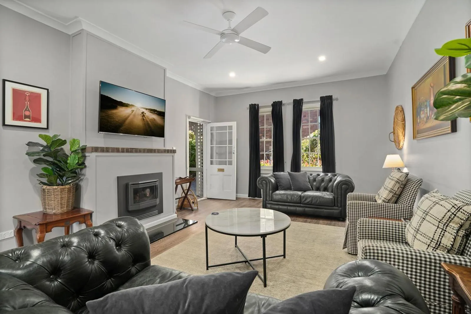 TV and multimedia in Bundanoon Hotel