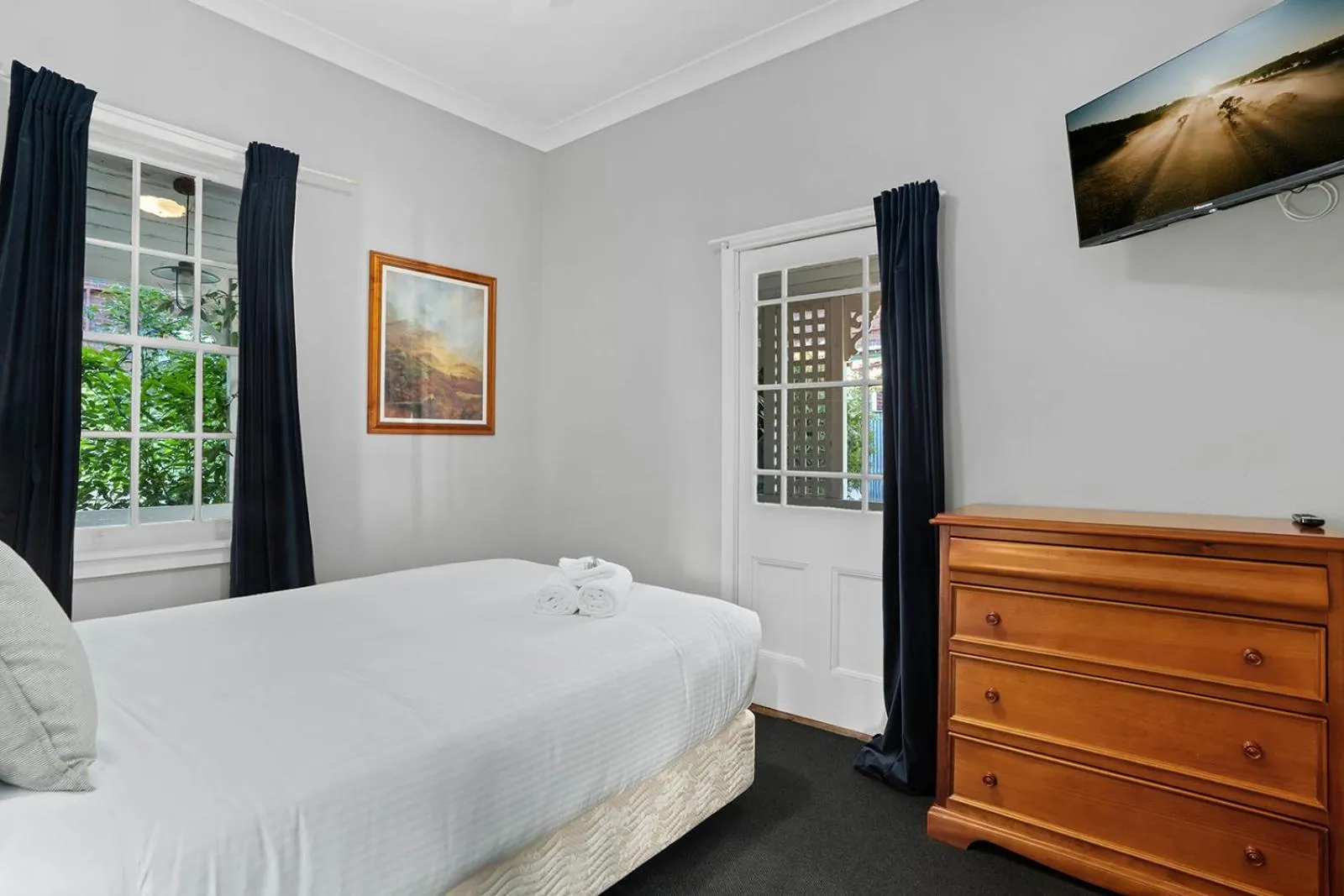Bed in Bundanoon Hotel