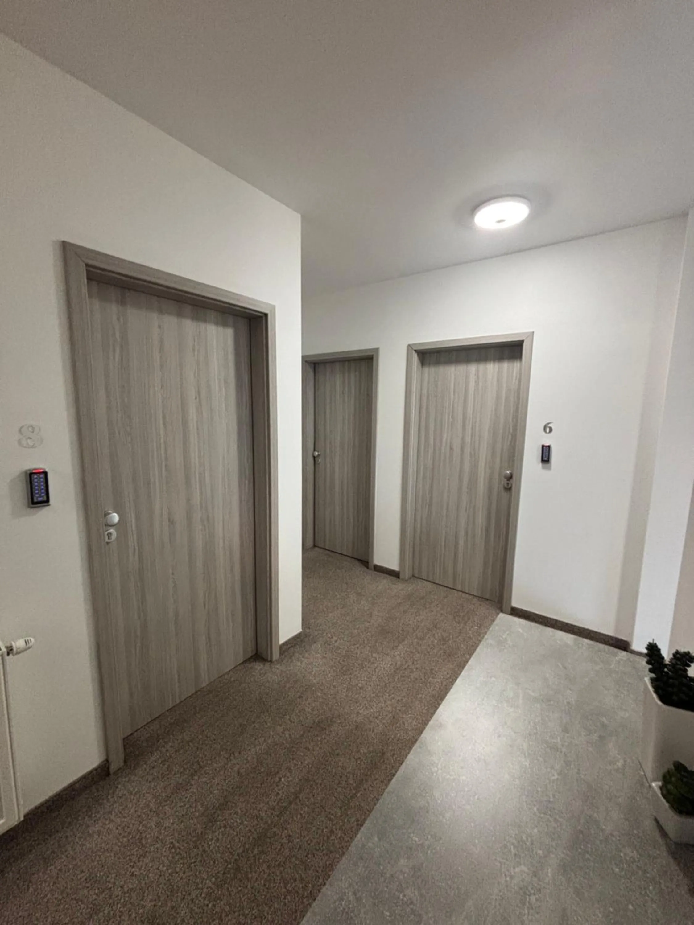 Facade/entrance in London Rooms Zagreb Airport