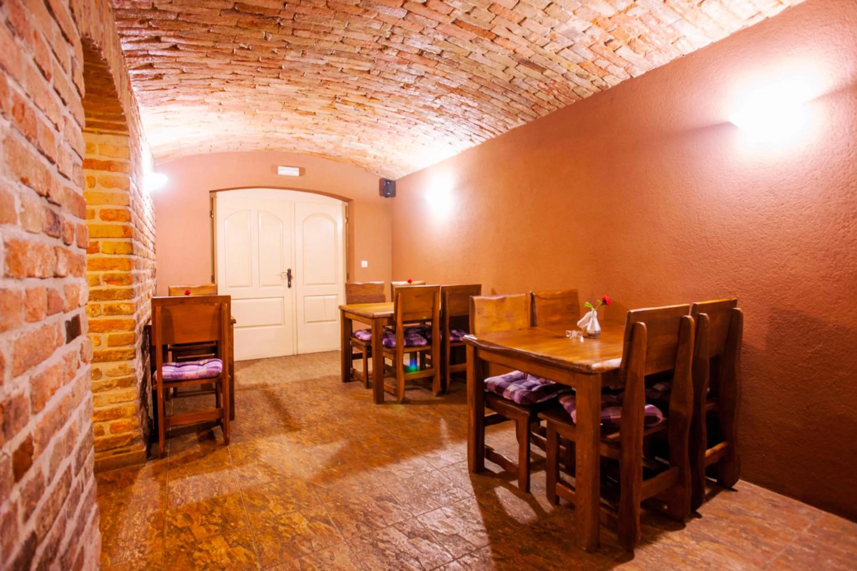 Restaurant/places to eat in London Rooms Zagreb Airport