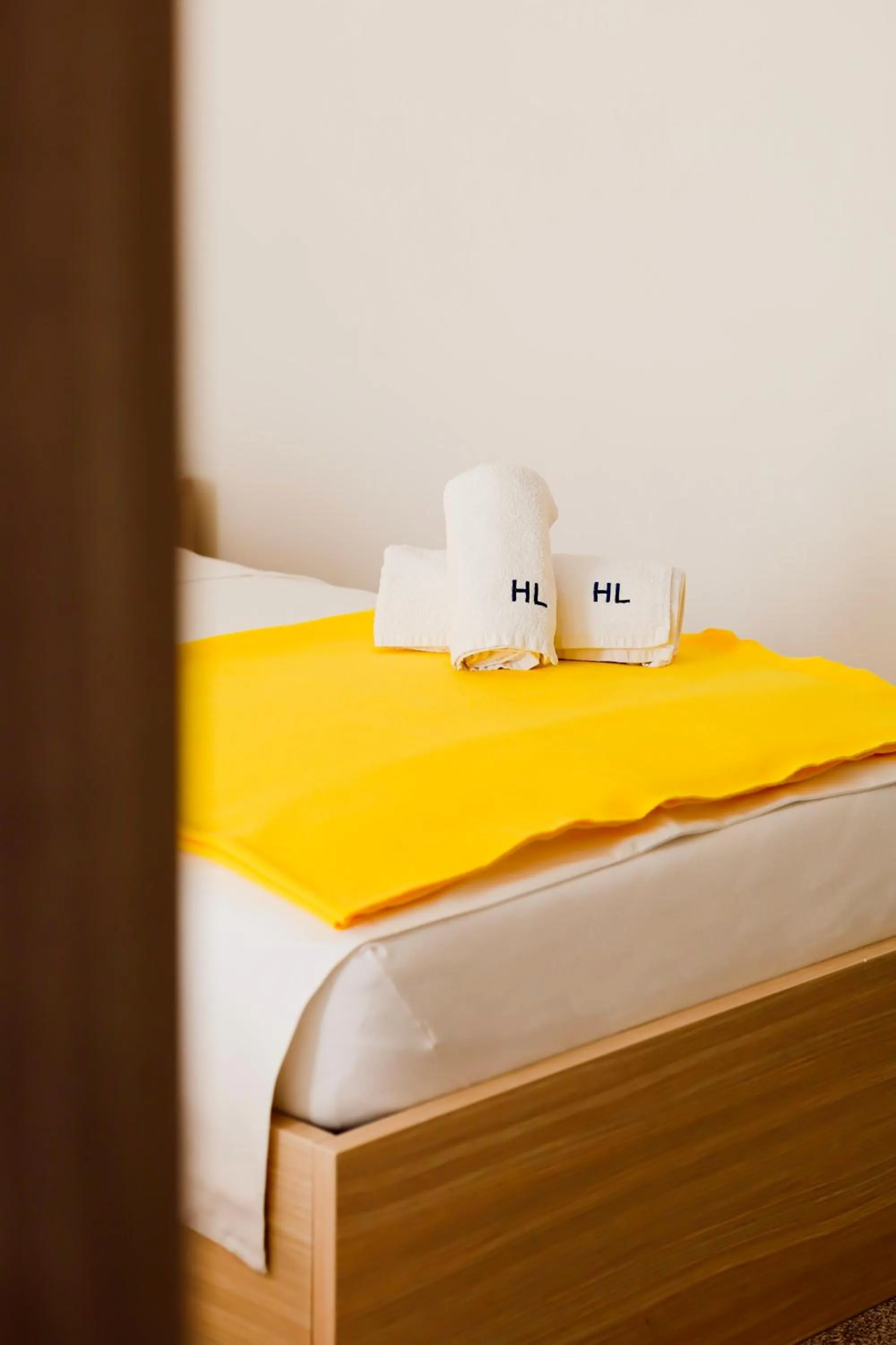 Bed in London Rooms Zagreb Airport