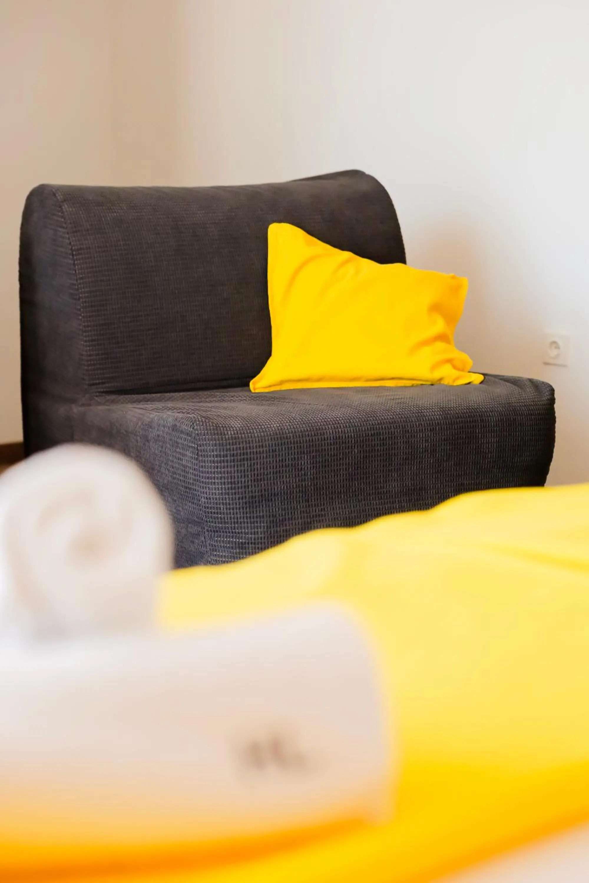 Bed in London Rooms Zagreb Airport