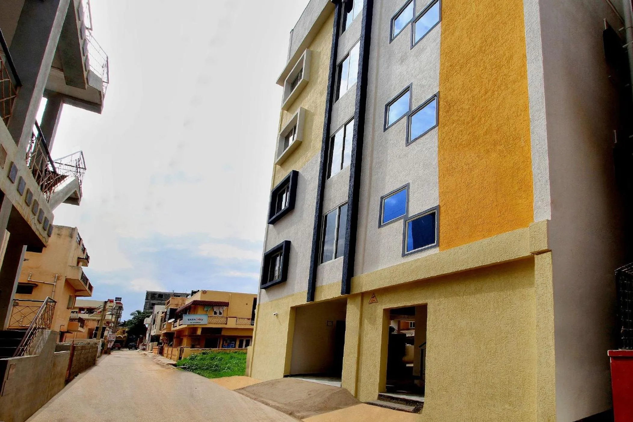 Facade/entrance in Hotel O Manu Residency