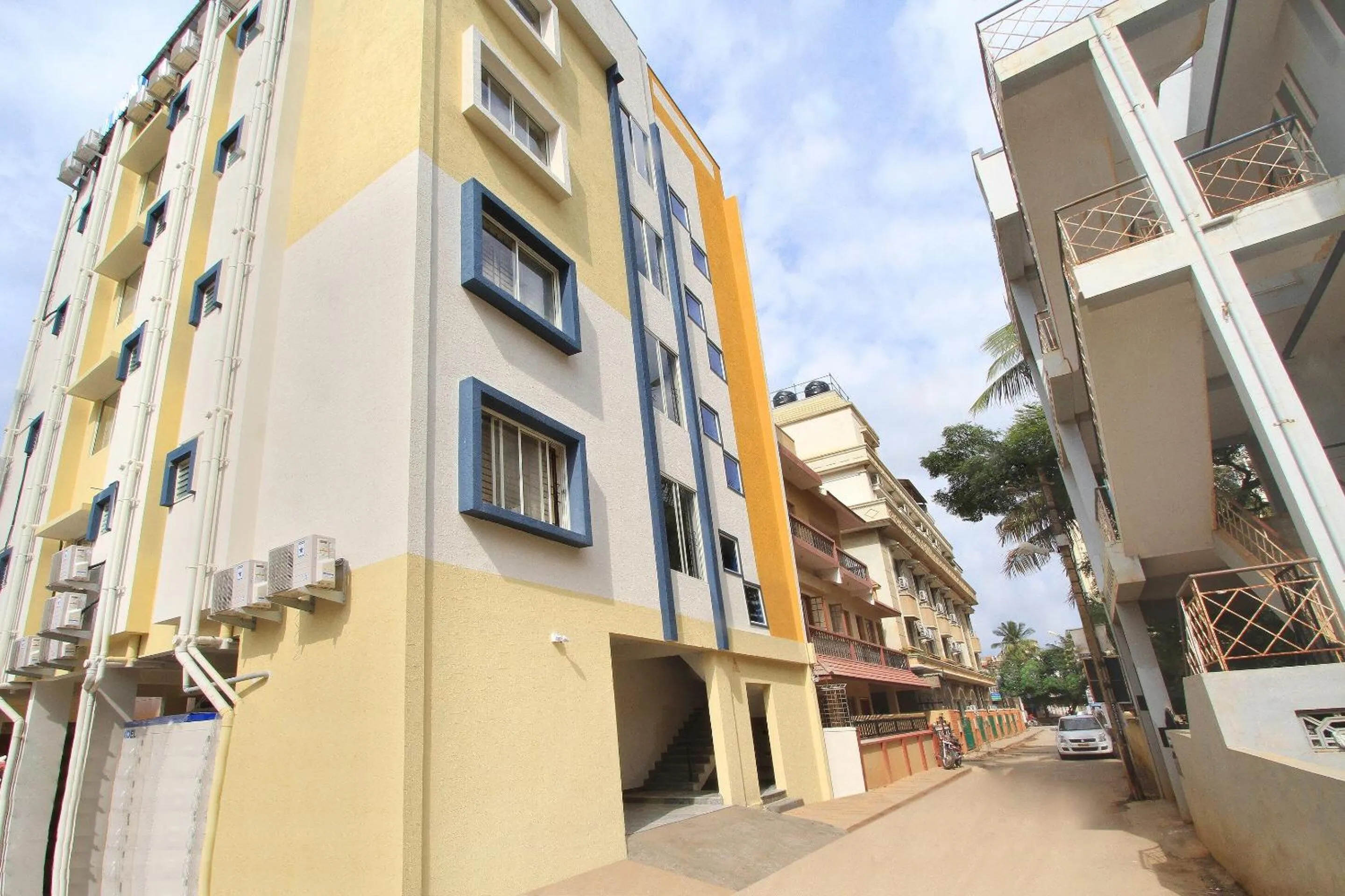 Facade/entrance in Hotel O Manu Residency