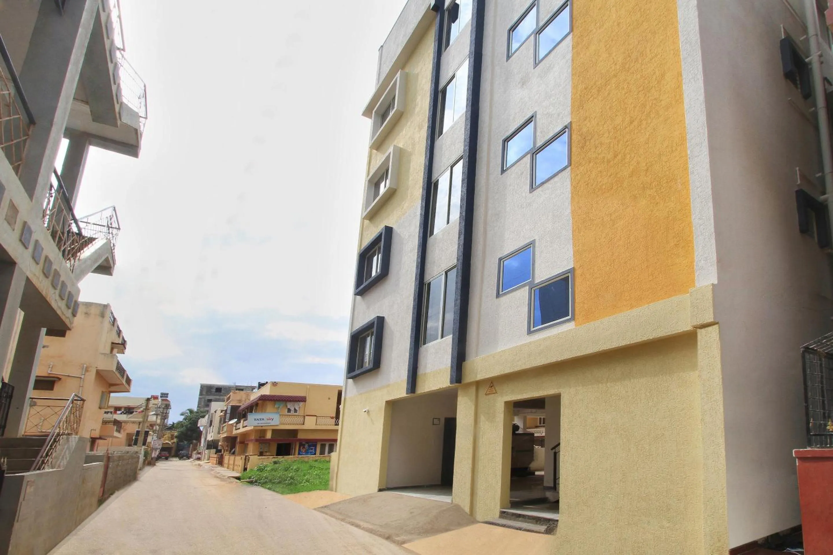 Facade/entrance in Hotel O Manu Residency