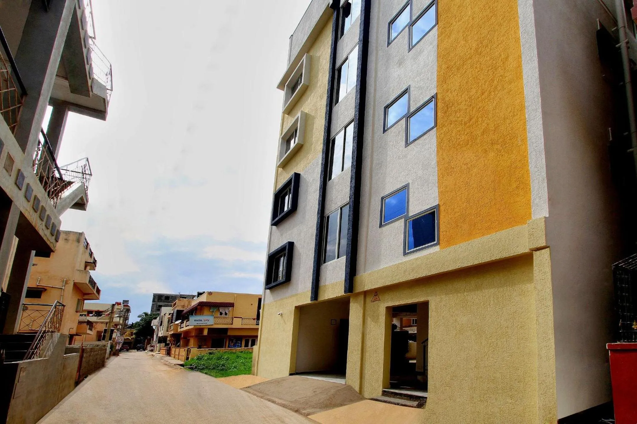 Facade/entrance in Hotel O Manu Residency