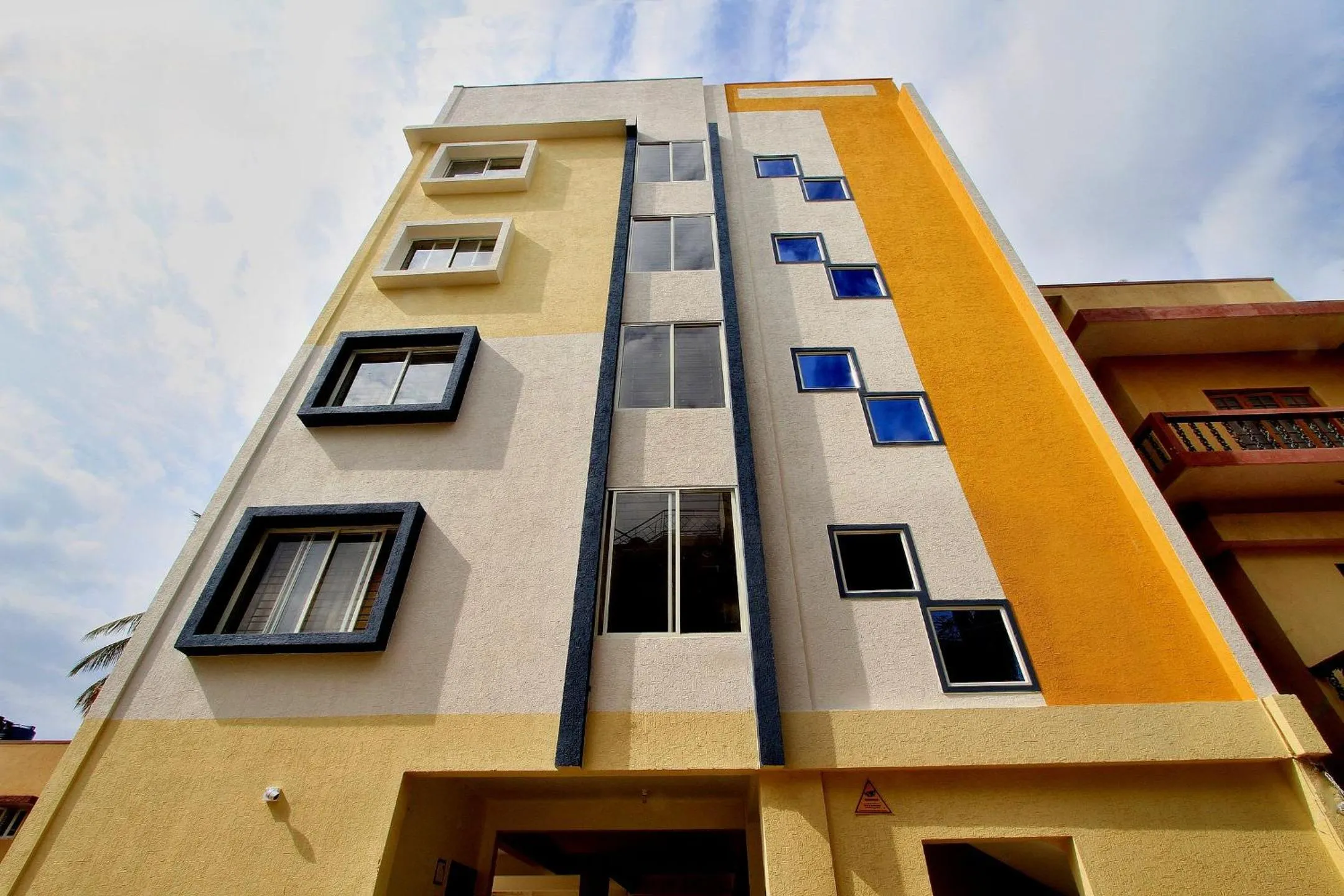 Facade/entrance in Hotel O Manu Residency