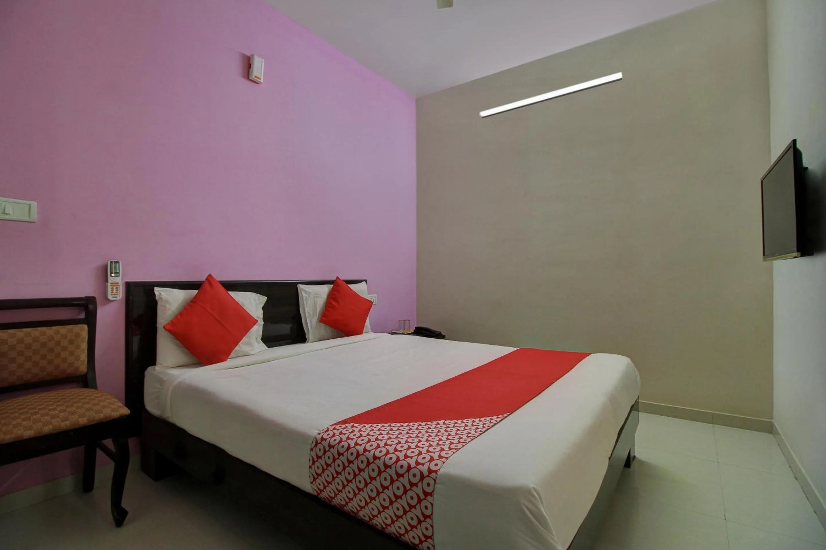 Bedroom, Bed in Hotel O Manu Residency