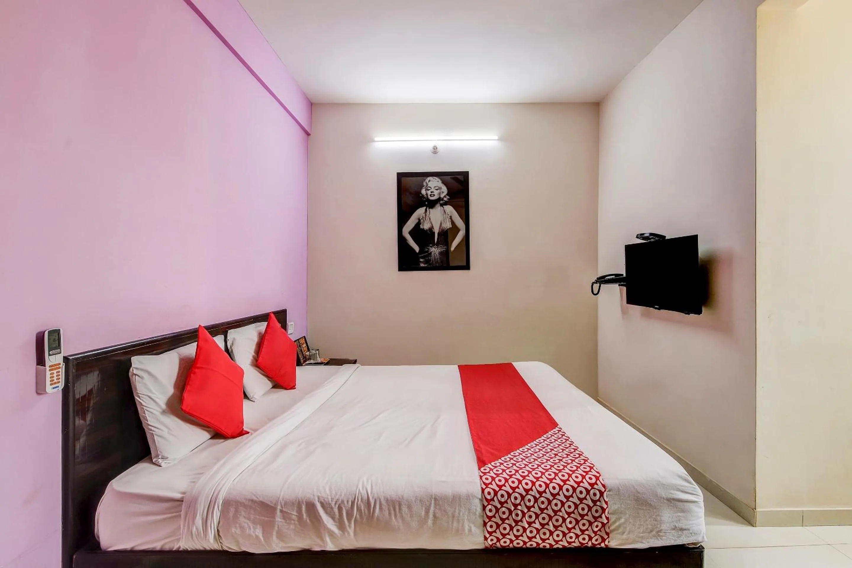Bedroom, Bed in Hotel O Manu Residency