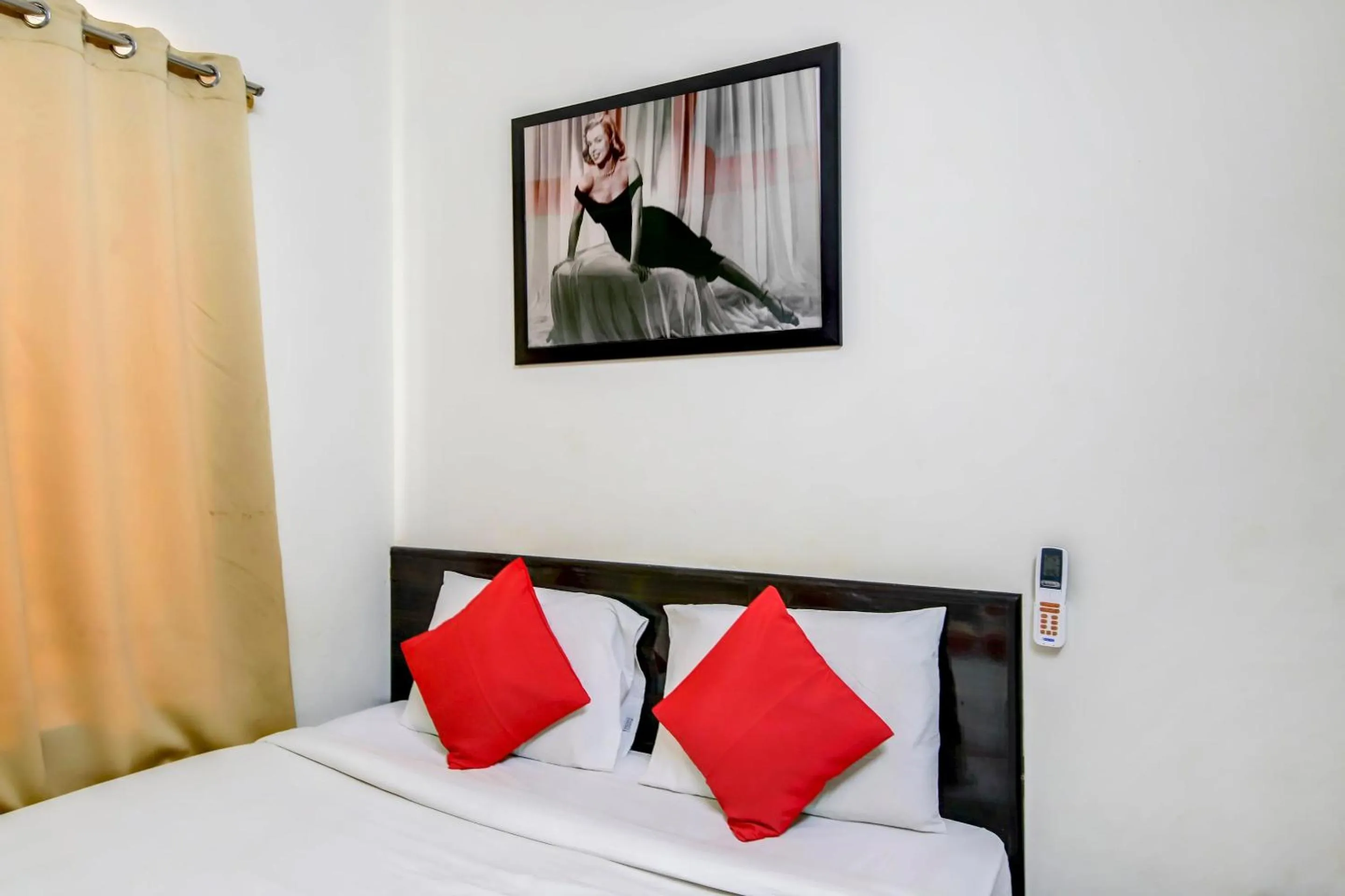 Bedroom, Bed in Hotel O Manu Residency