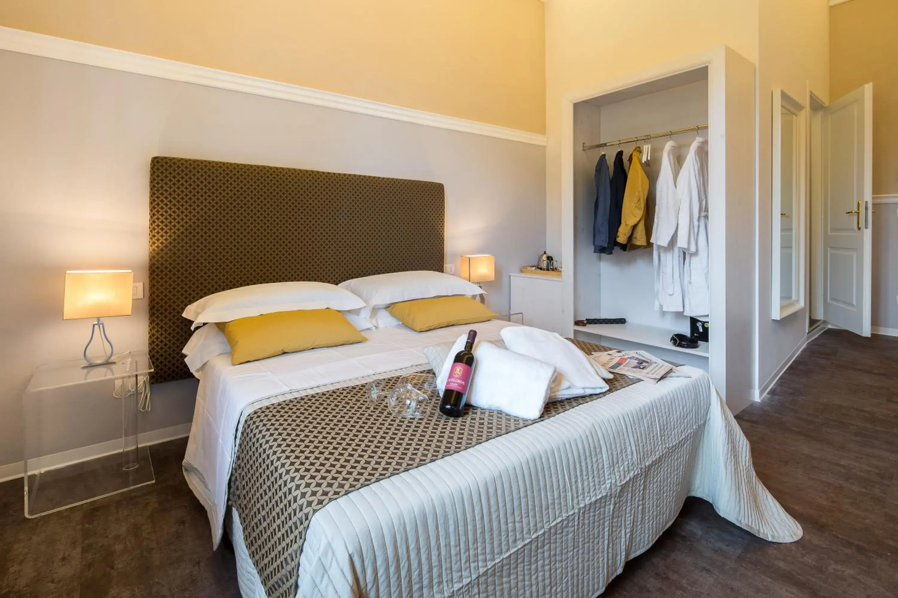 Double Room with Private Bathroom in B&B Residenza San Gallo 79 Double Room with Private Bathroom in B&B Residenza San Gallo 79