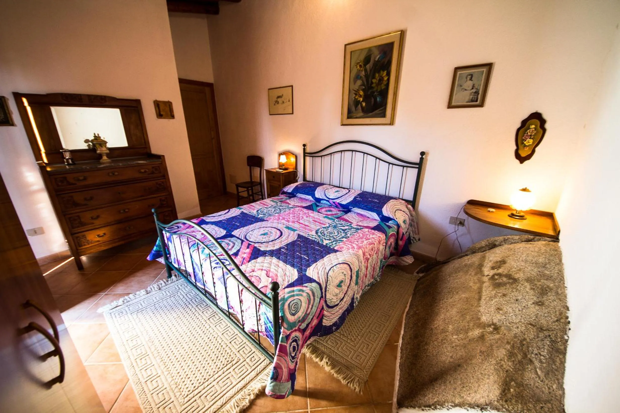 Photo of the whole room, Bed in B&B I Menhir