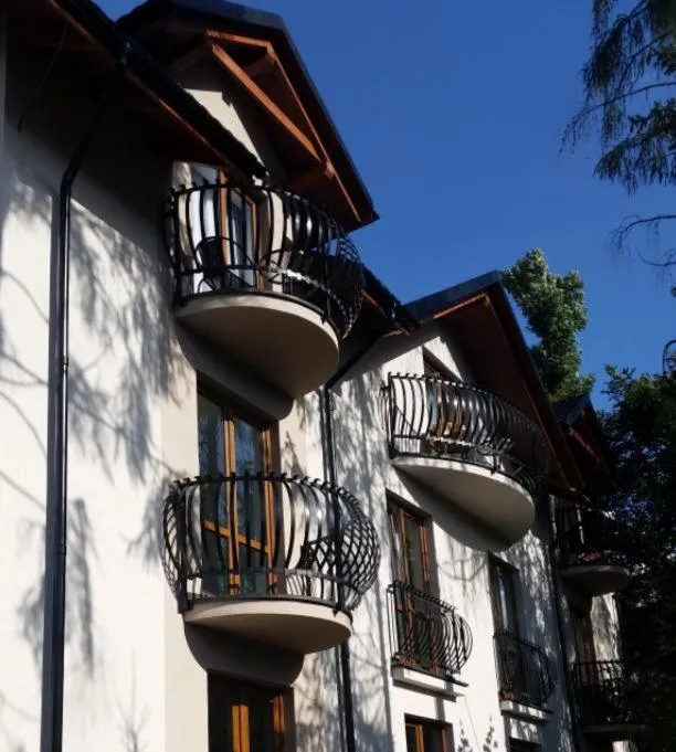 Property building in Willa Miła