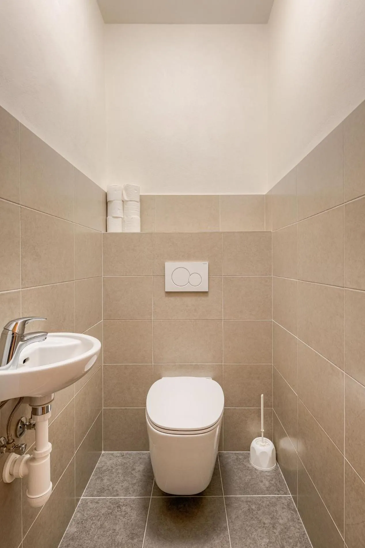 Toilet in Apartments 39 Wenceslas Square