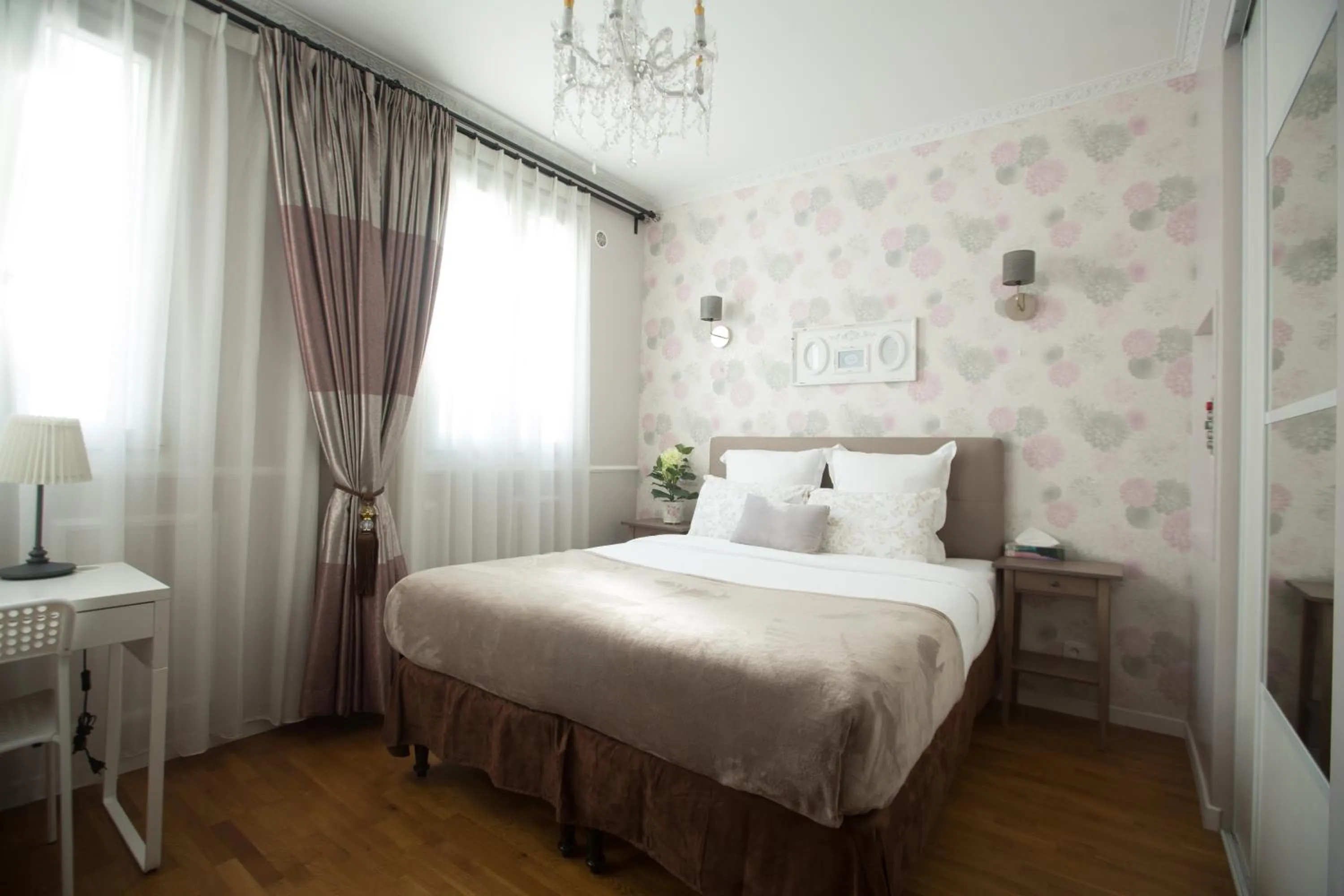 Bed in La Maison Gobert Paris Hotel Particulier