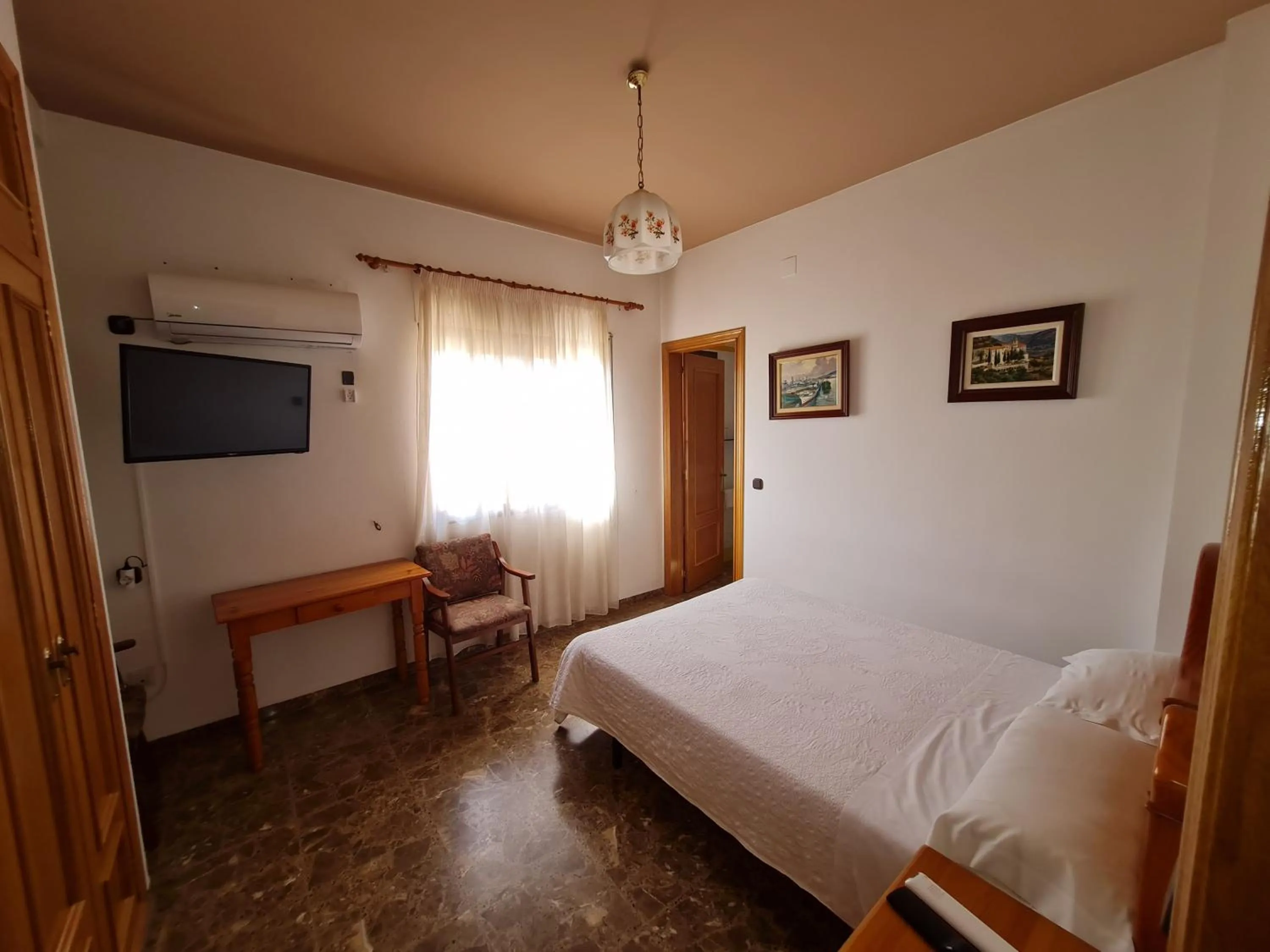Small Double Room in Hotel Bon Lloc