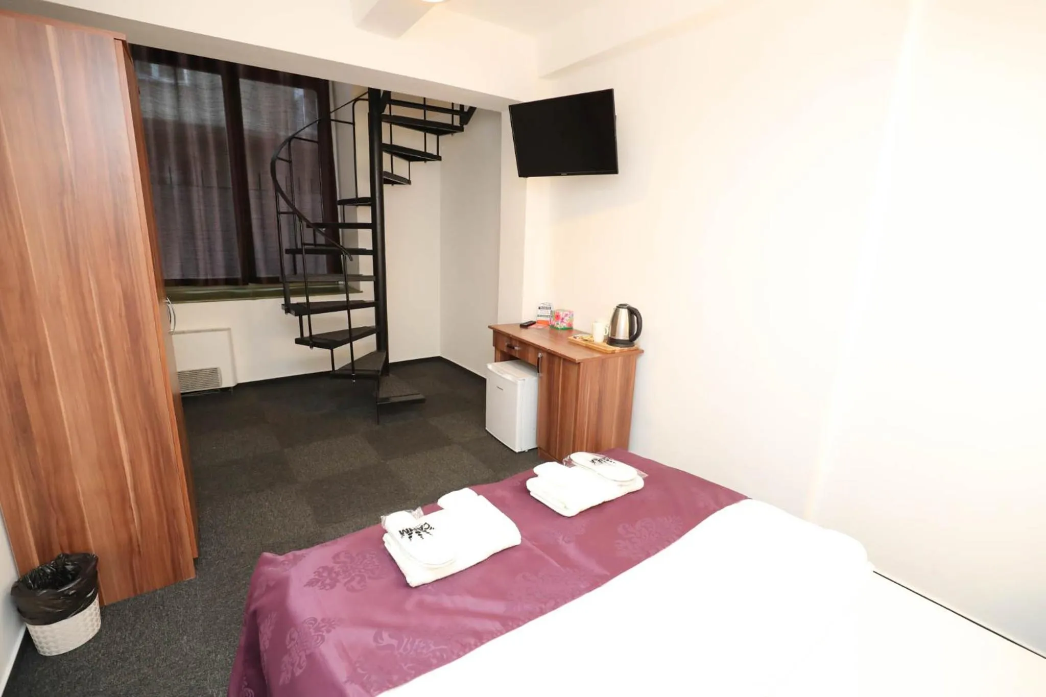 Bed in Hotel California