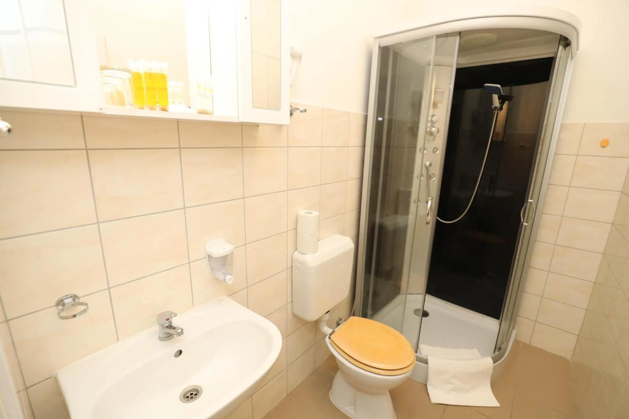 Shower in Hotel California