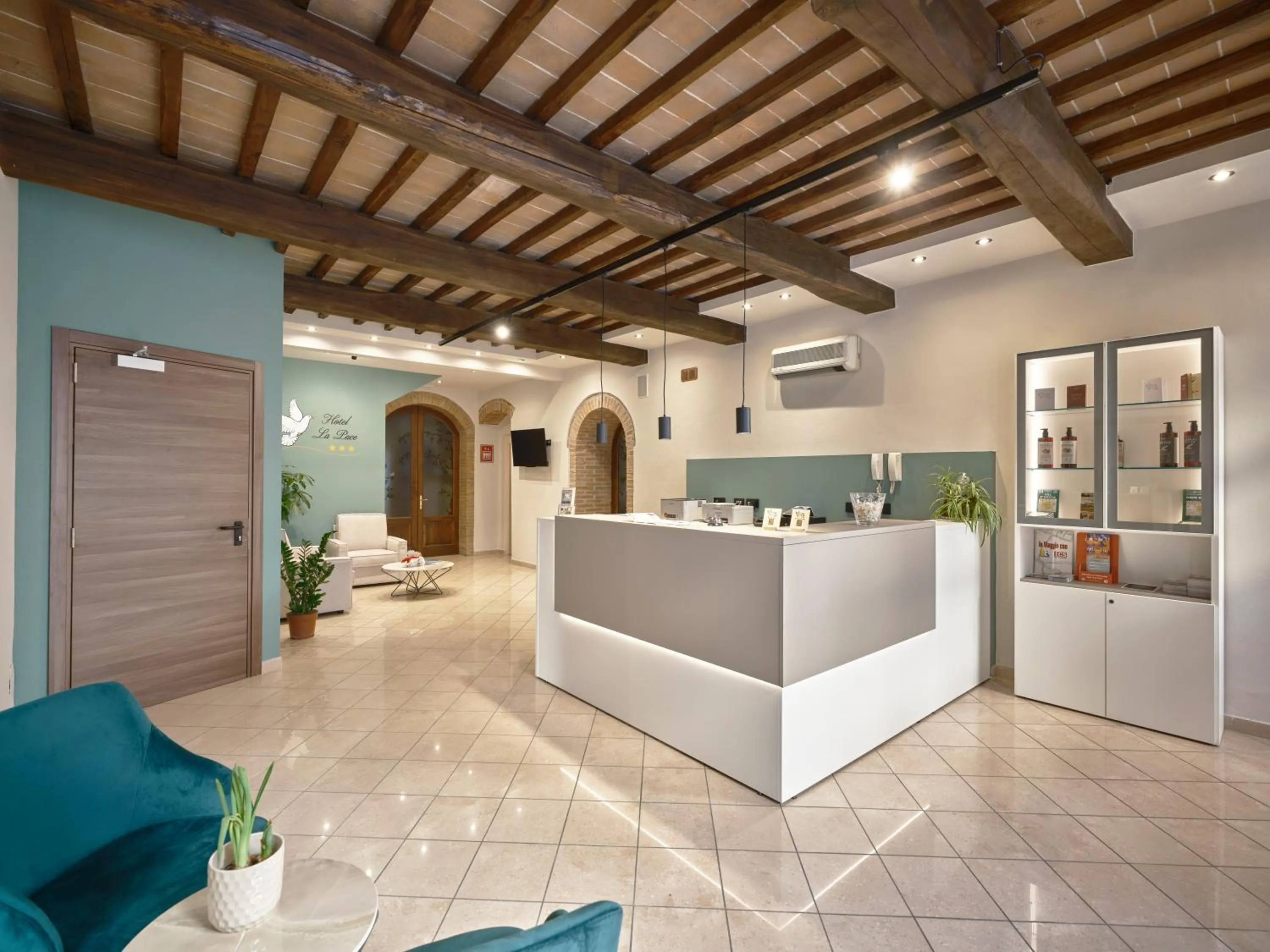 Lobby or reception in Hotel La Pace
