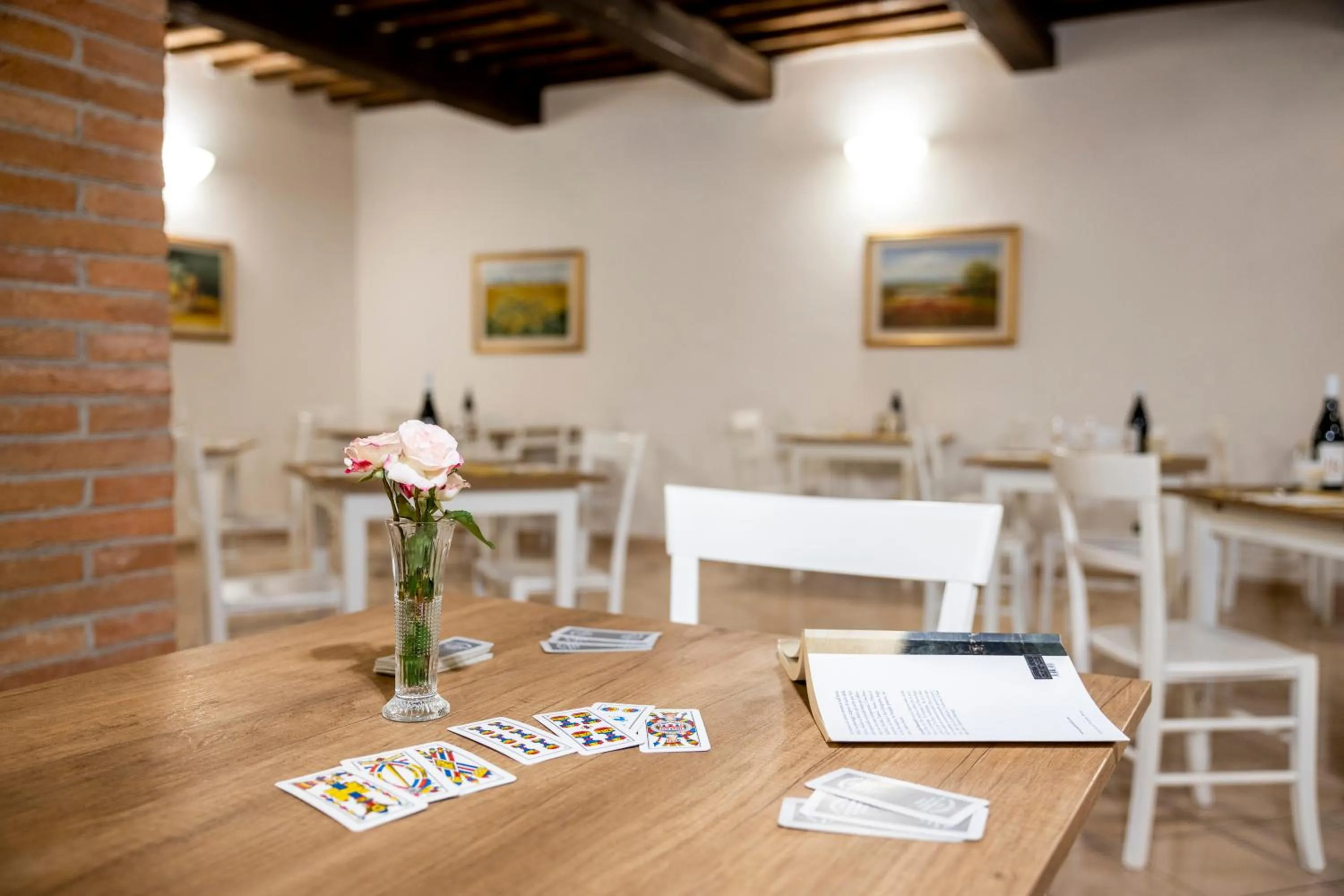 Restaurant/places to eat in Hotel La Pace