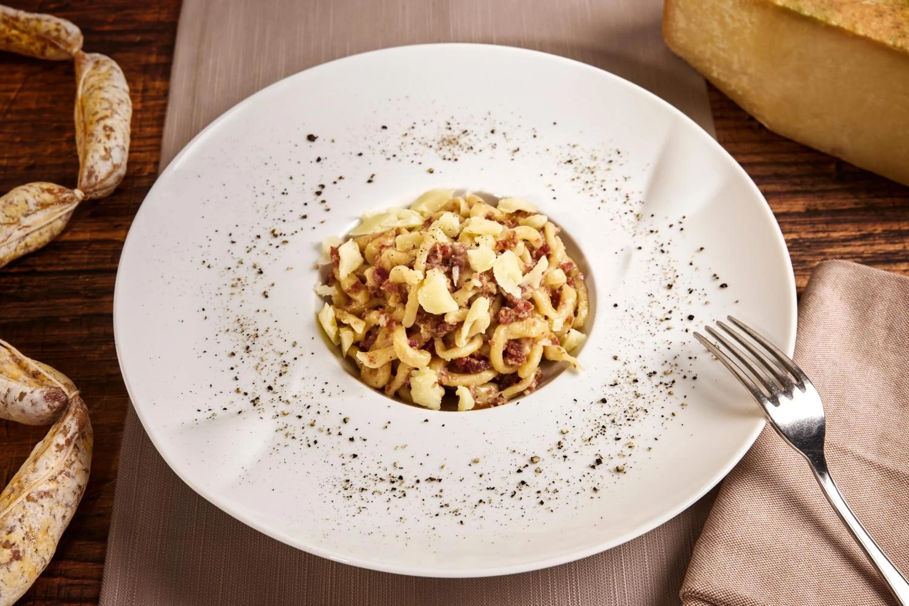 Restaurant/places to eat in Hotel La Pace