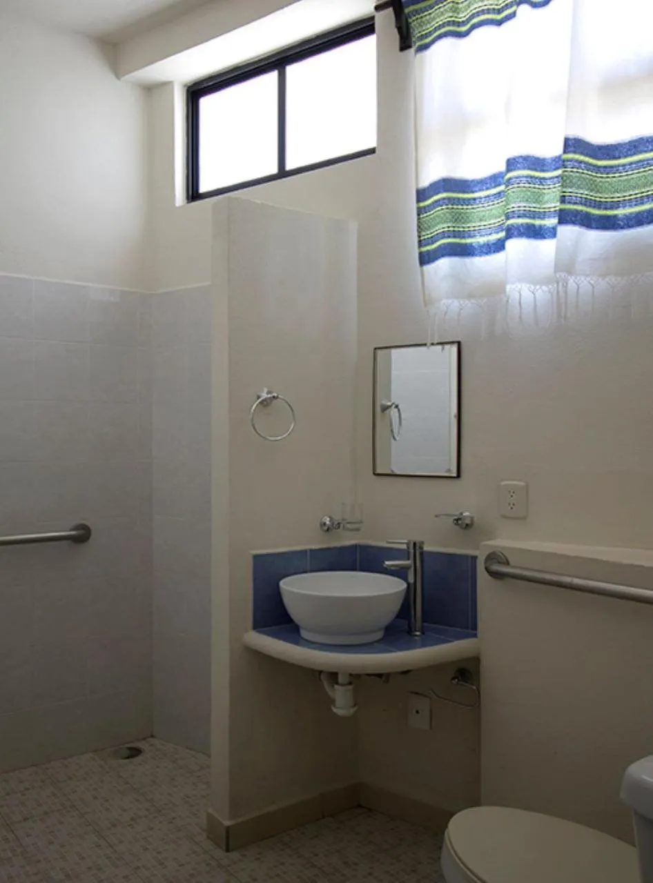 Shower in Posada Santa Clara