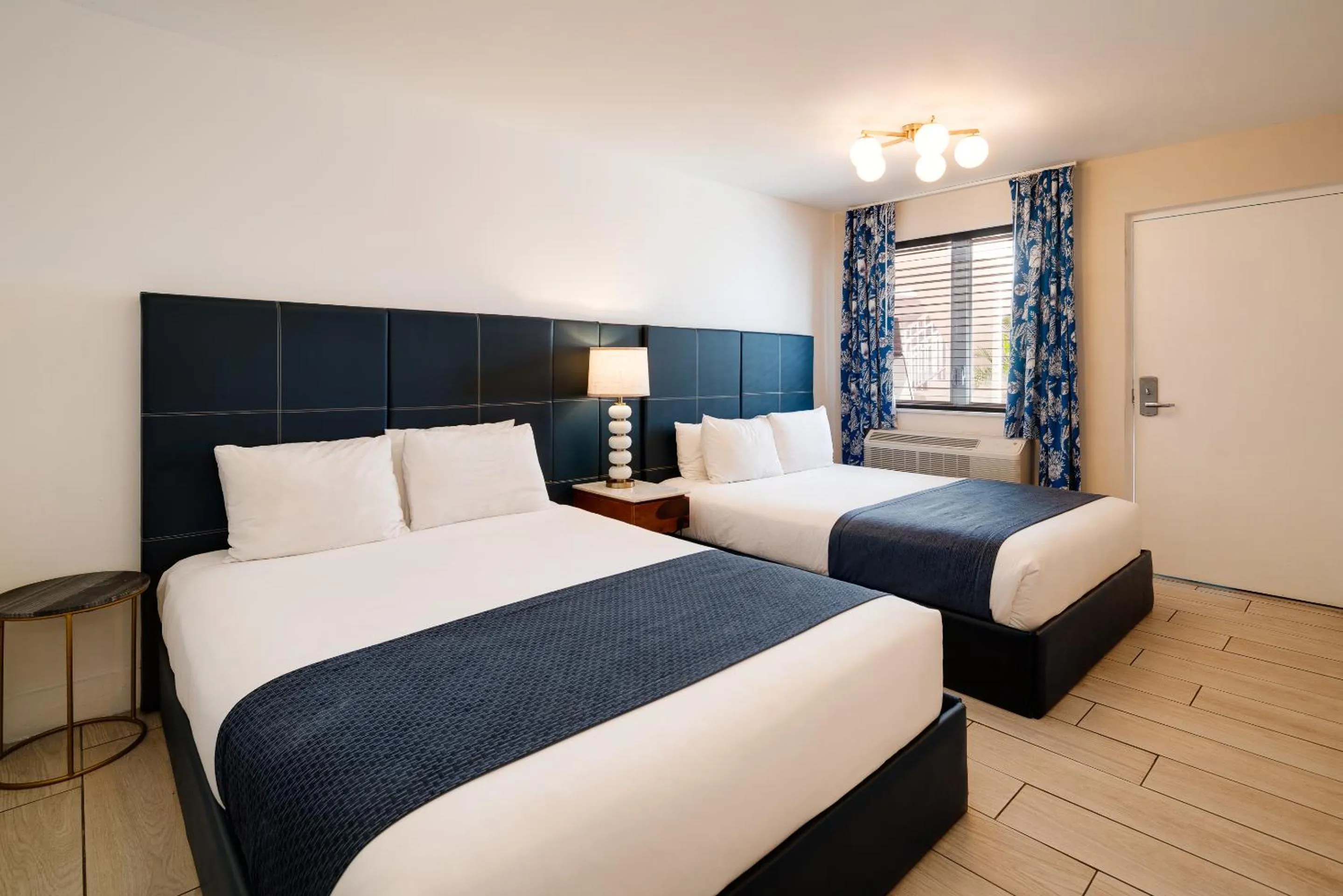 Bedroom, Bed in Waterside Hotel and Suites